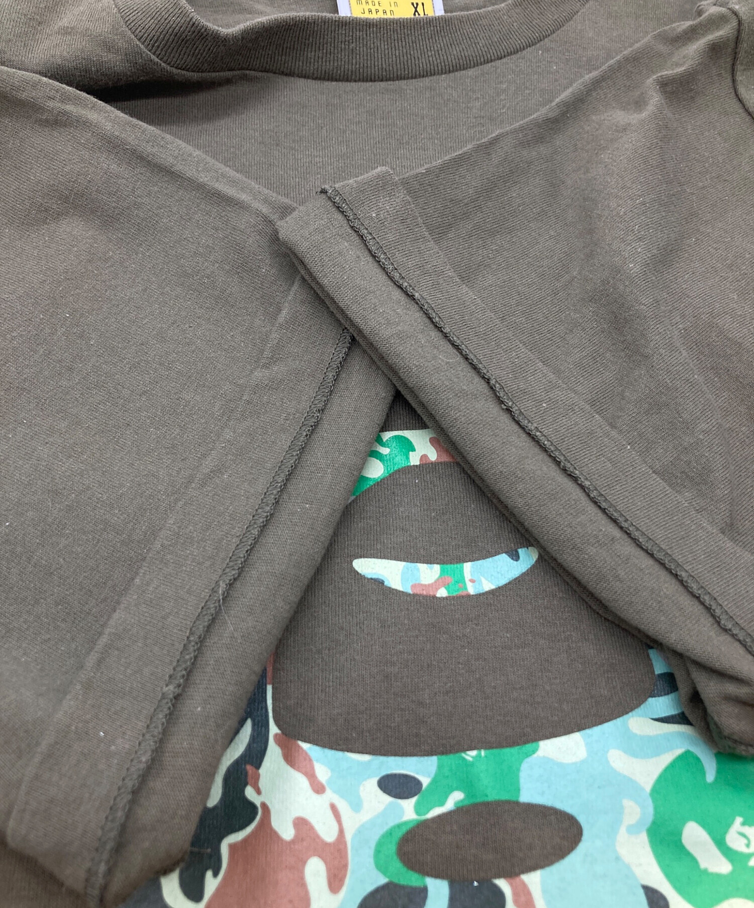 A BATHING APE Tシャツ・カットソー XS カーキ 【古着】【中古】【送料無料】 中古・古着通販】A BATHING APE (アベイシングエイプ) プリントTシャツ