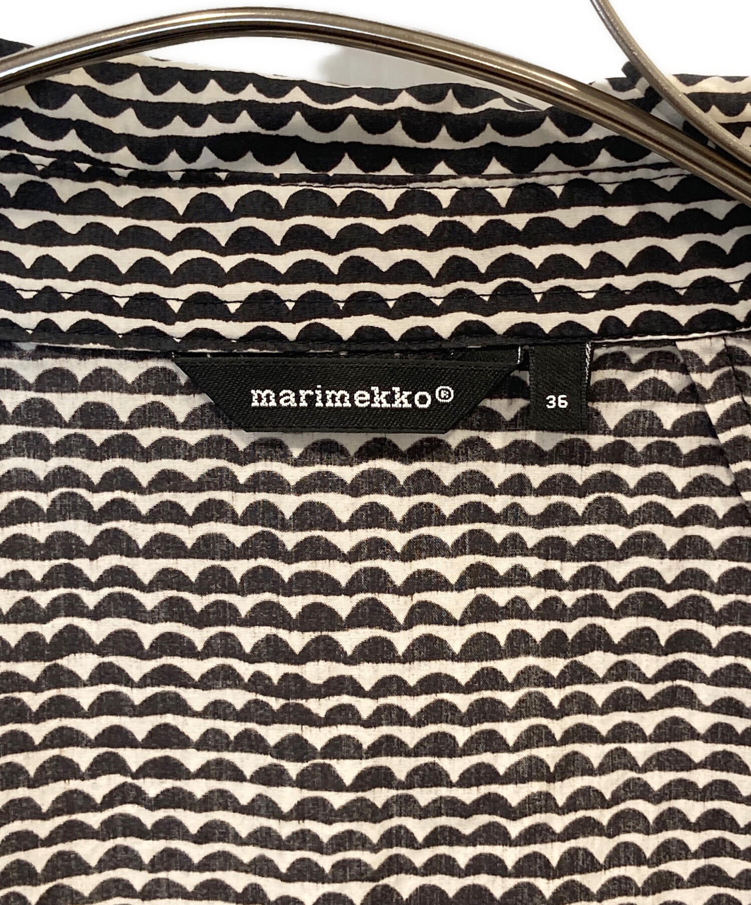マリメッコ　シャツワンピース　38 美品 中古・古着通販】marimekko (マリメッコ) 波模様シャツワンピース