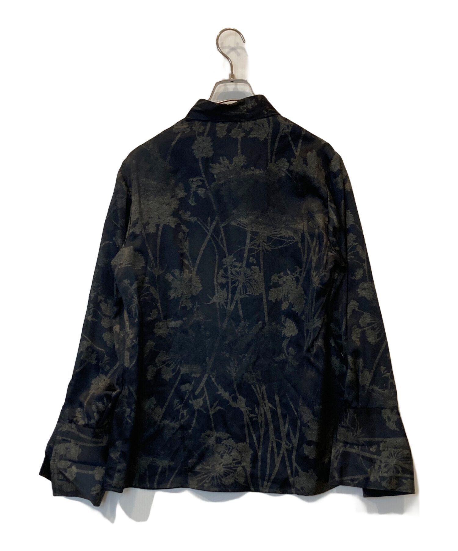 ETRO エトロ イタリア製 総柄 シルク 半袖 Tシャツ ブラック系 42【中古】 ETRO - ETRO エトロ イタリア製 総柄 シルク 半袖 Tシャツ ブラック系