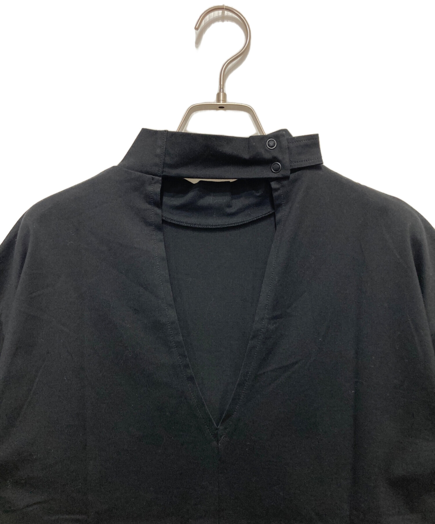 マチャットmachatt バックタイプルオーバー 中古・古着通販】machatt (マチャット) バックオープンハイネック T