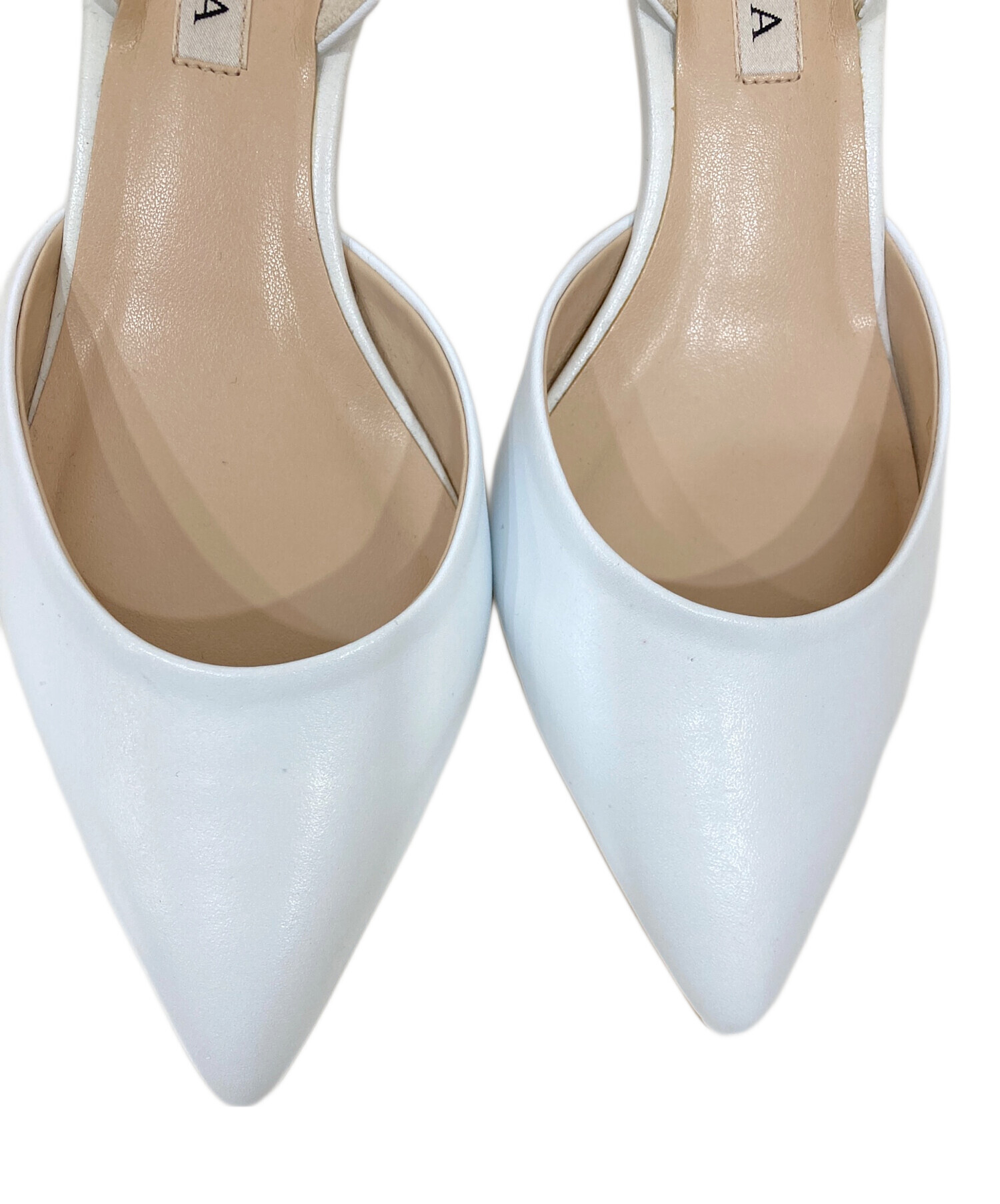 DIANA ダイアナ ビジューパンプス ホワイト　23.5センチ 中古・古着通販】DIANA (ダイアナ) パンプス ホワイト サイズ:SIZE
