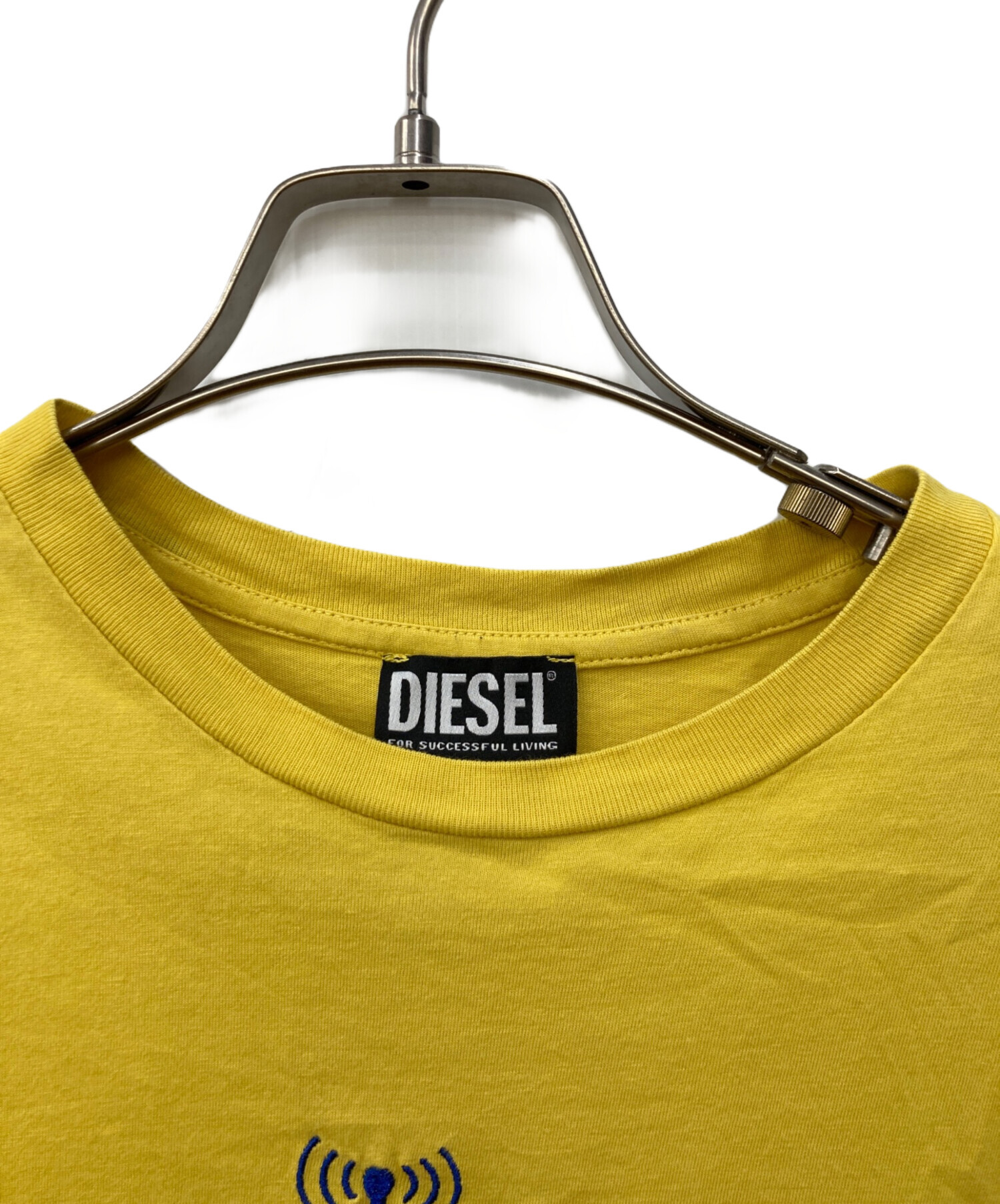 中古・古着通販】DIESEL (ディーゼル) 刺繍Tシャツ イエロー サイズ:S 