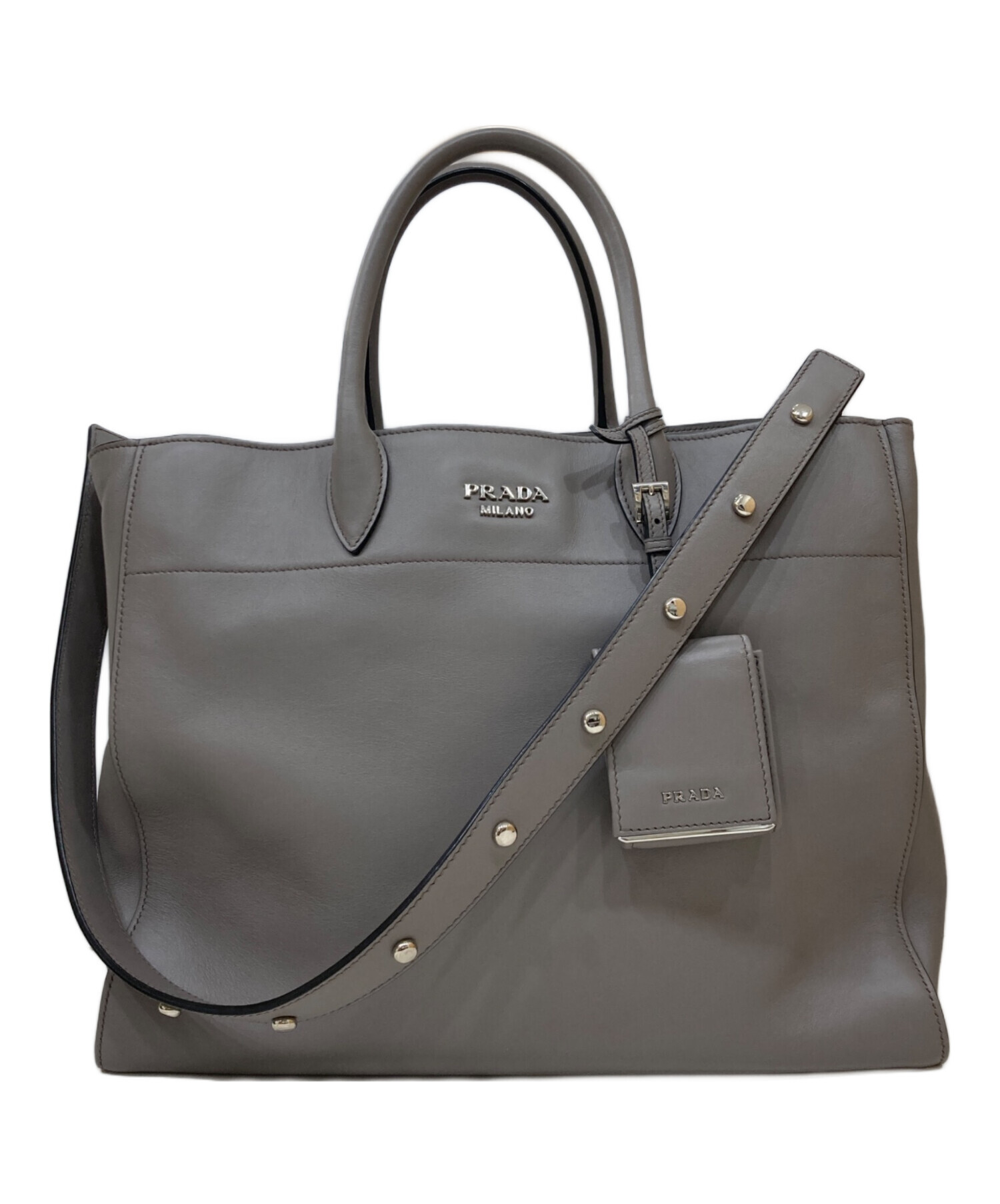 PRADA（グレー/灰色系）のフリマアイテム一覧 プラダ PRADA