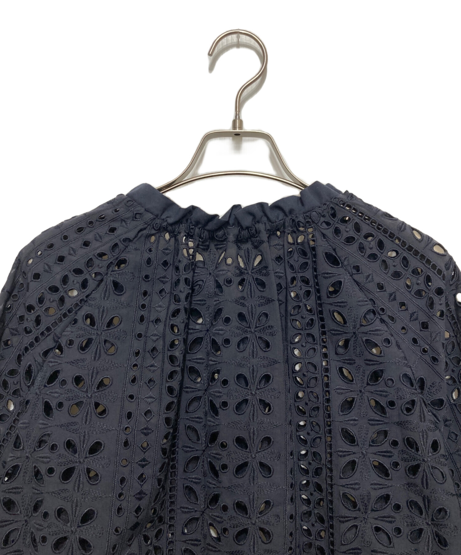 中古・古着通販】theory luxe (セオリーリュクス) エンブロイダリー 中古・古着通販】theory luxe (セオリーリュクス) エンブロイダリー