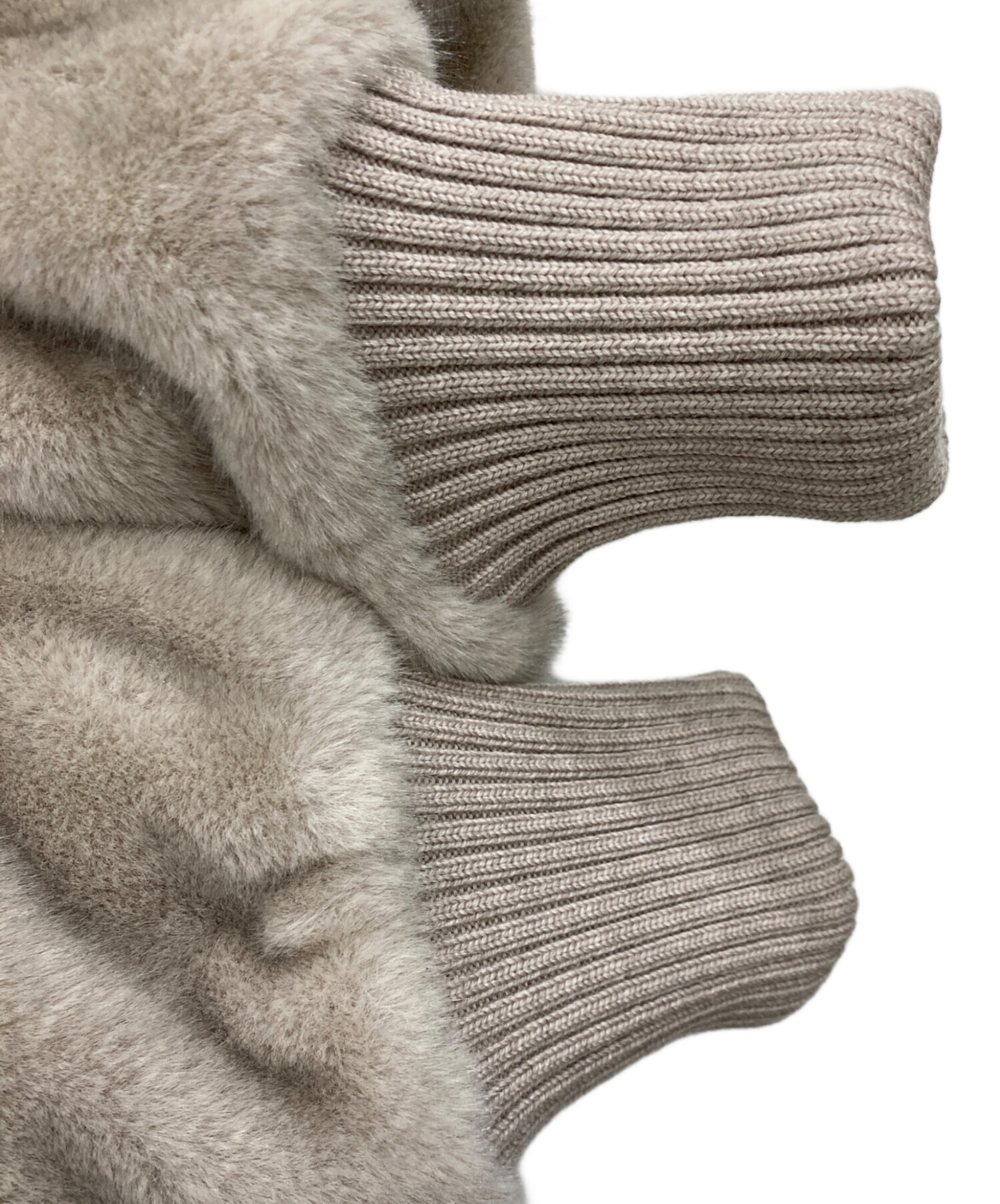 美品　アナイ　ANAYI フェイクミンクファーブルゾン　グレー　38 美品 アナイ ANAYI フェイクミンクファーブルゾン グレー 38 - メルカリ