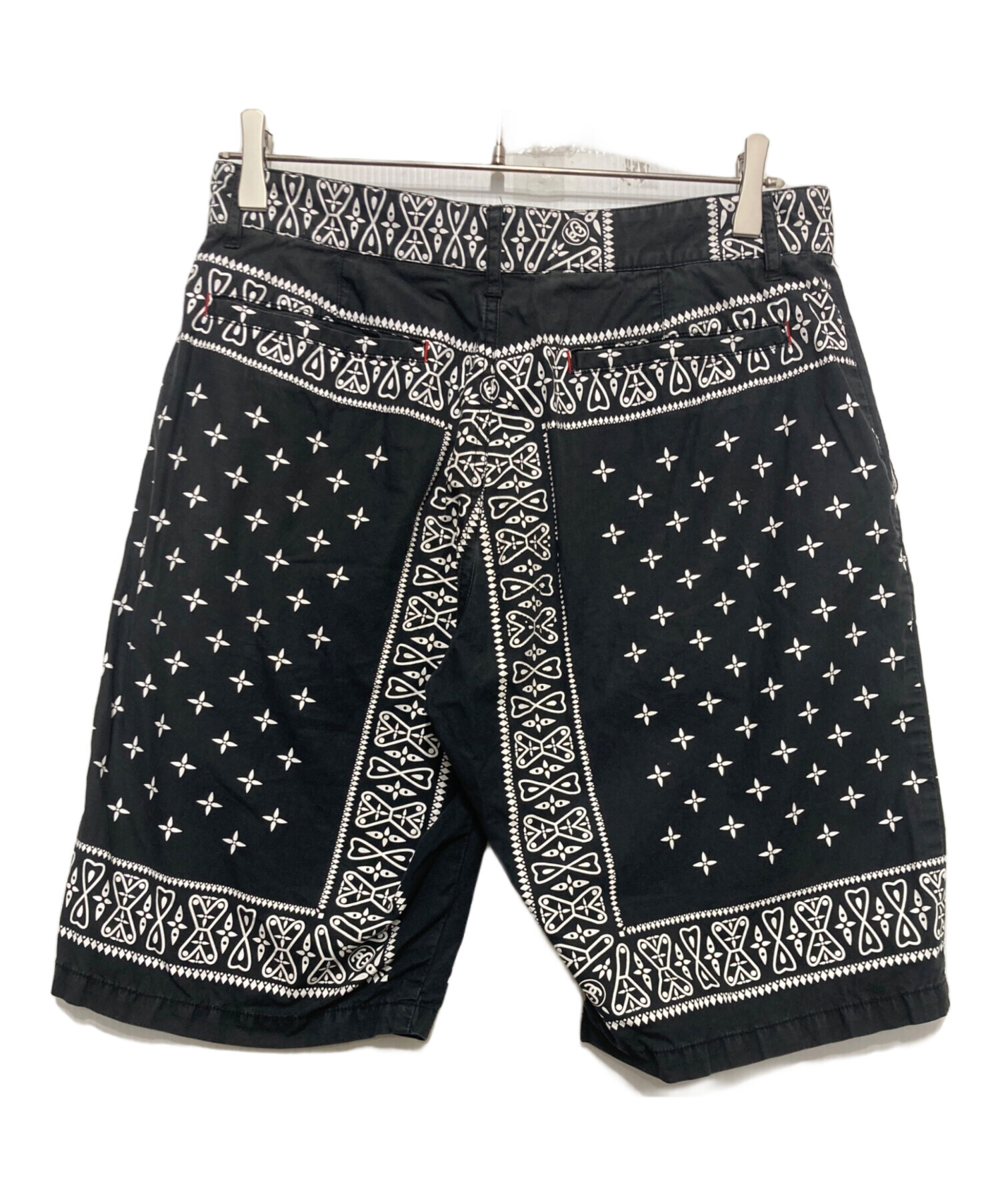 中古・古着通販】stussy (ステューシー) バンダナ柄ショートパンツ