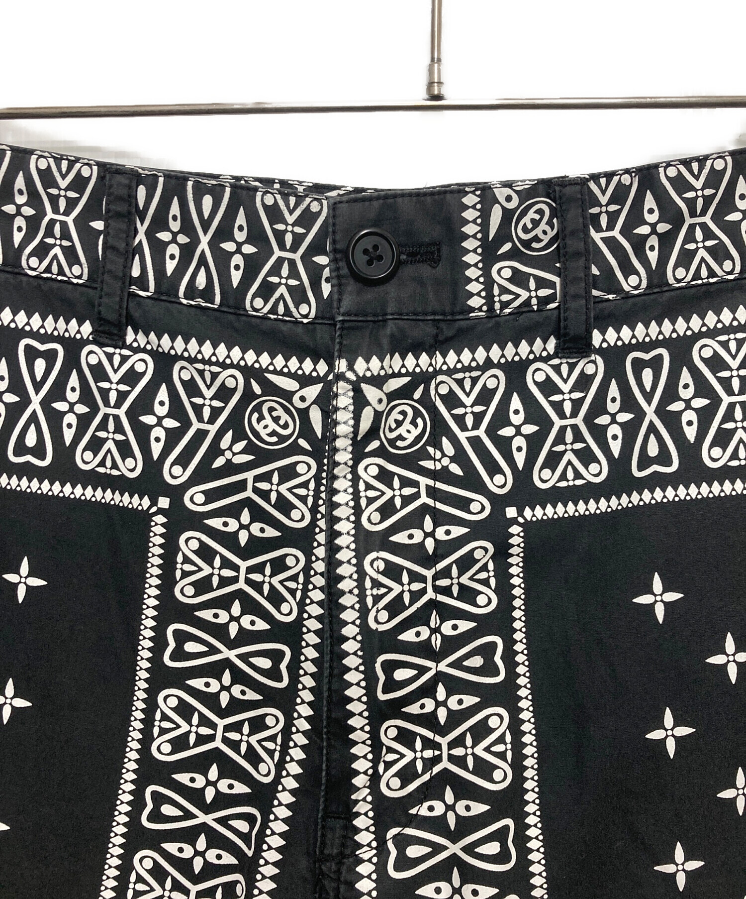 中古・古着通販】stussy (ステューシー) バンダナ柄ショートパンツ
