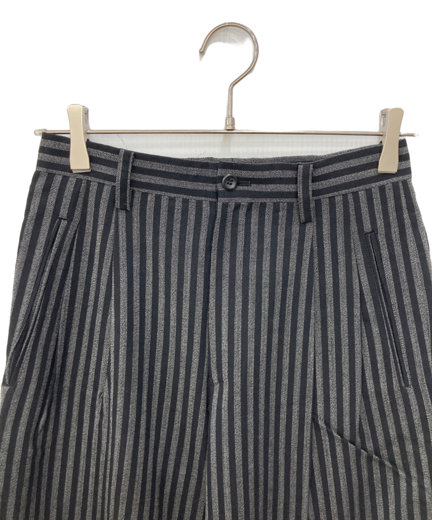 ※修繕必要※ISSEY MIYAKE ストライプデザイン ブラックウォッチ 中古・古着通販】ISSEY MIYAKE (イッセイミヤケ) 90sストライプパンツ