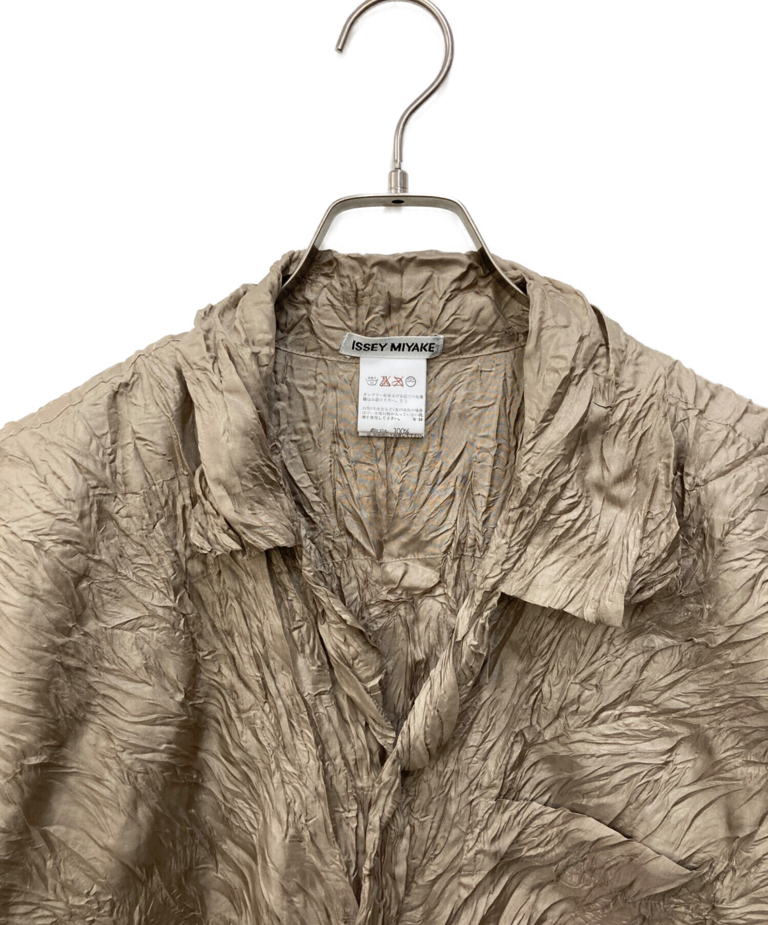 イッセイミヤケ ISSEY MIYAKE シワ加工 シャツジャケット 中古・古着通販】ISSEY MIYAKE (イッセイミヤケ) シワ加工シャツ