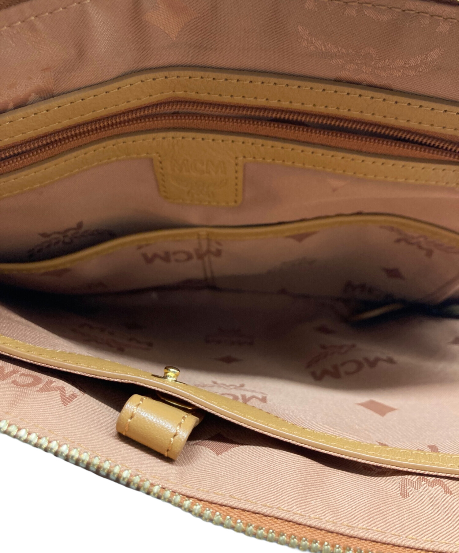 中古・古着通販】MCM (エムシーエム) スタッズクラッチバッグ