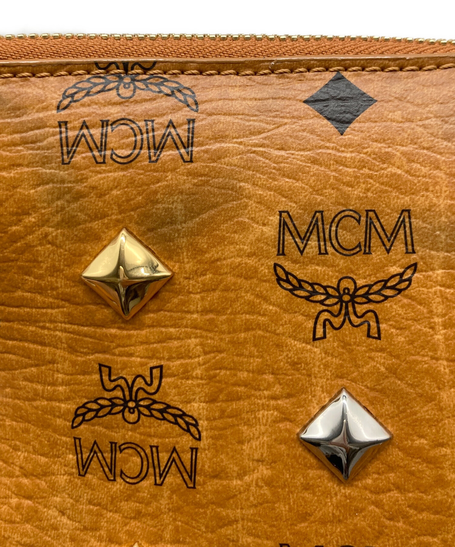 中古・古着通販】MCM (エムシーエム) スタッズクラッチバッグ