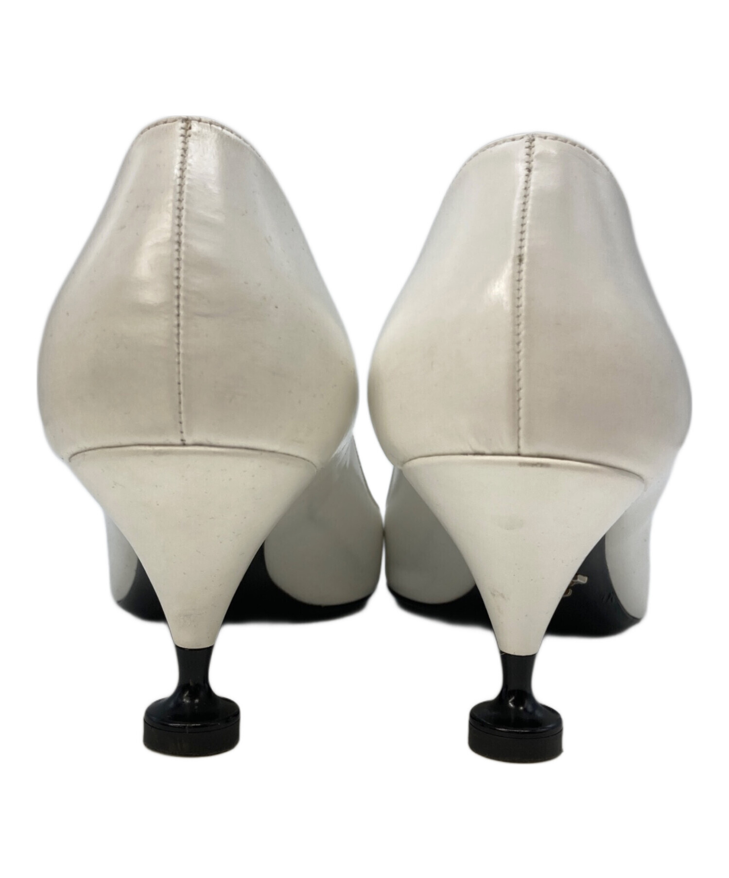 中古・古着通販】PRADA (プラダ) ポインテッドトゥパンプス ホワイト 