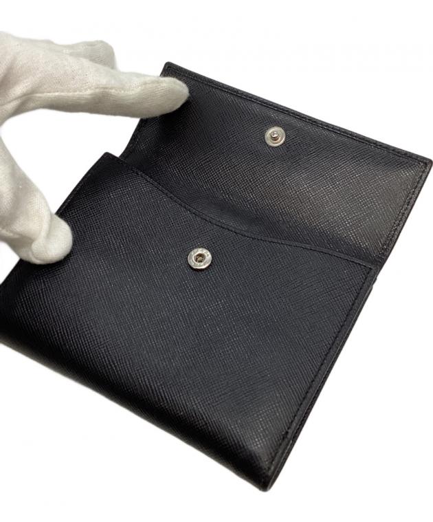 ♦️新品未使用♦️GAULTTERPaulGAULTTERメタルプレート折り財布 中古・古着通販】PRADA (プラダ) 2つ折り財布/三角プレートロゴ