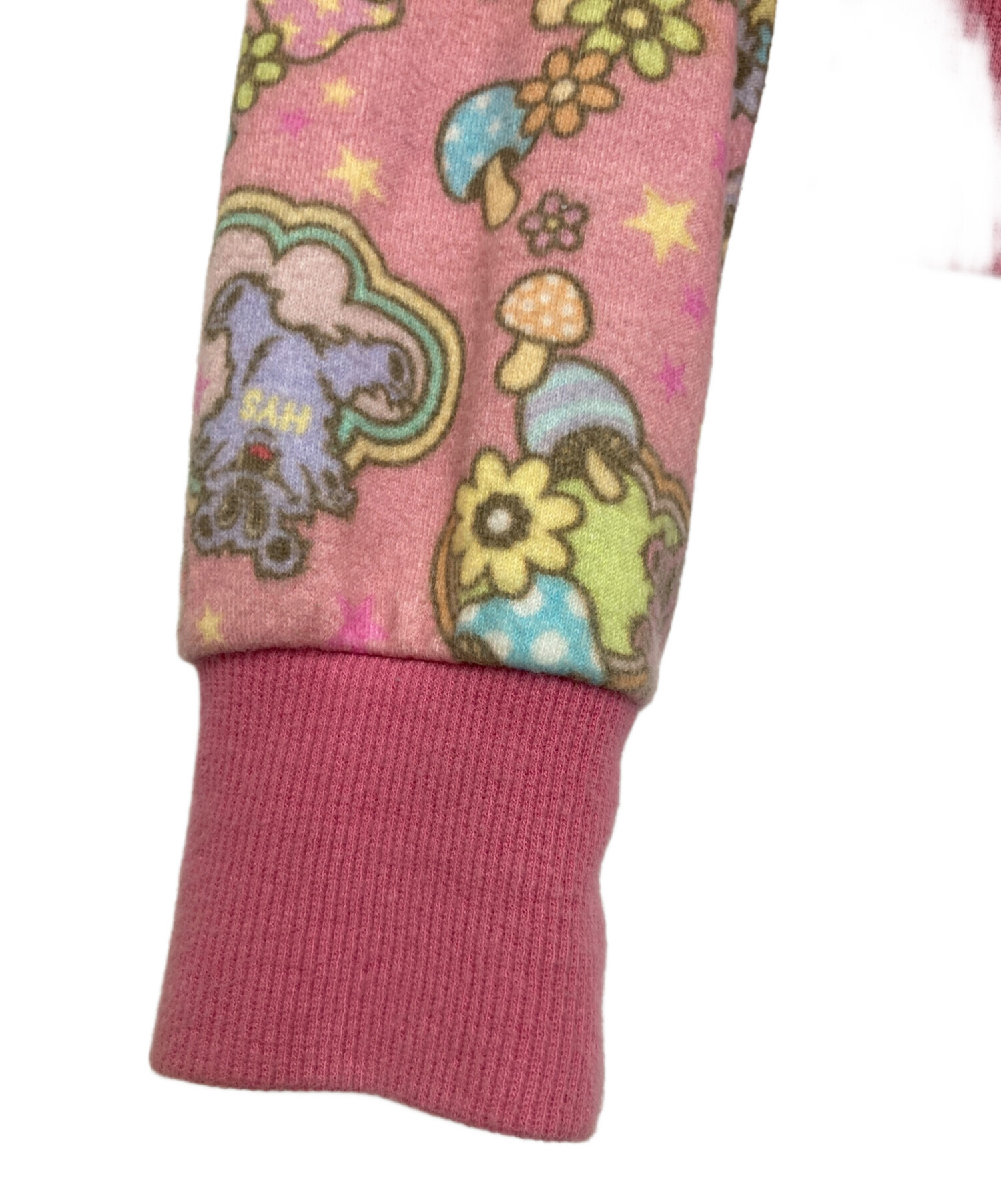 ヒステリックグラマー FIRE BEAR DREAM柄 ショート丈パーカー HYSTERIC GLAMOUR（ヒステリックグラマー）の「FIRE BEAR DREAM柄