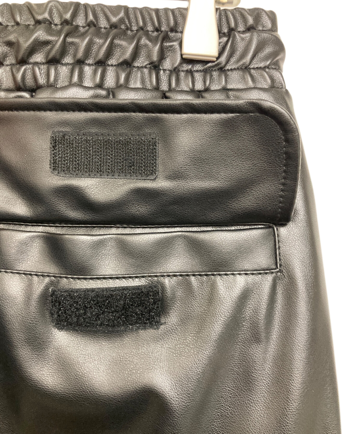 中古・古着通販】DIESEL (ディーゼル) フェイクレザーパンツ ブラック