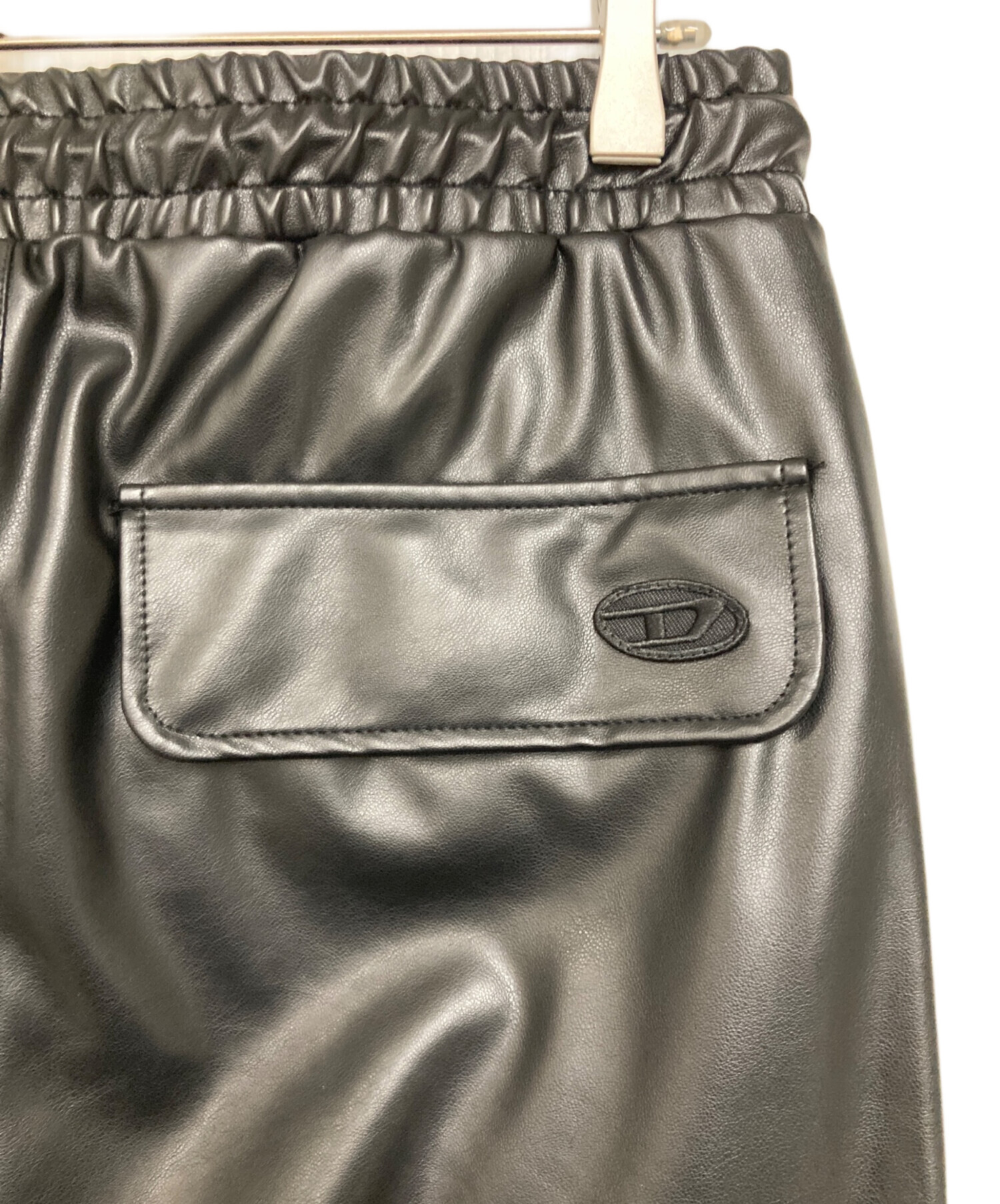 中古・古着通販】DIESEL (ディーゼル) フェイクレザーパンツ ブラック