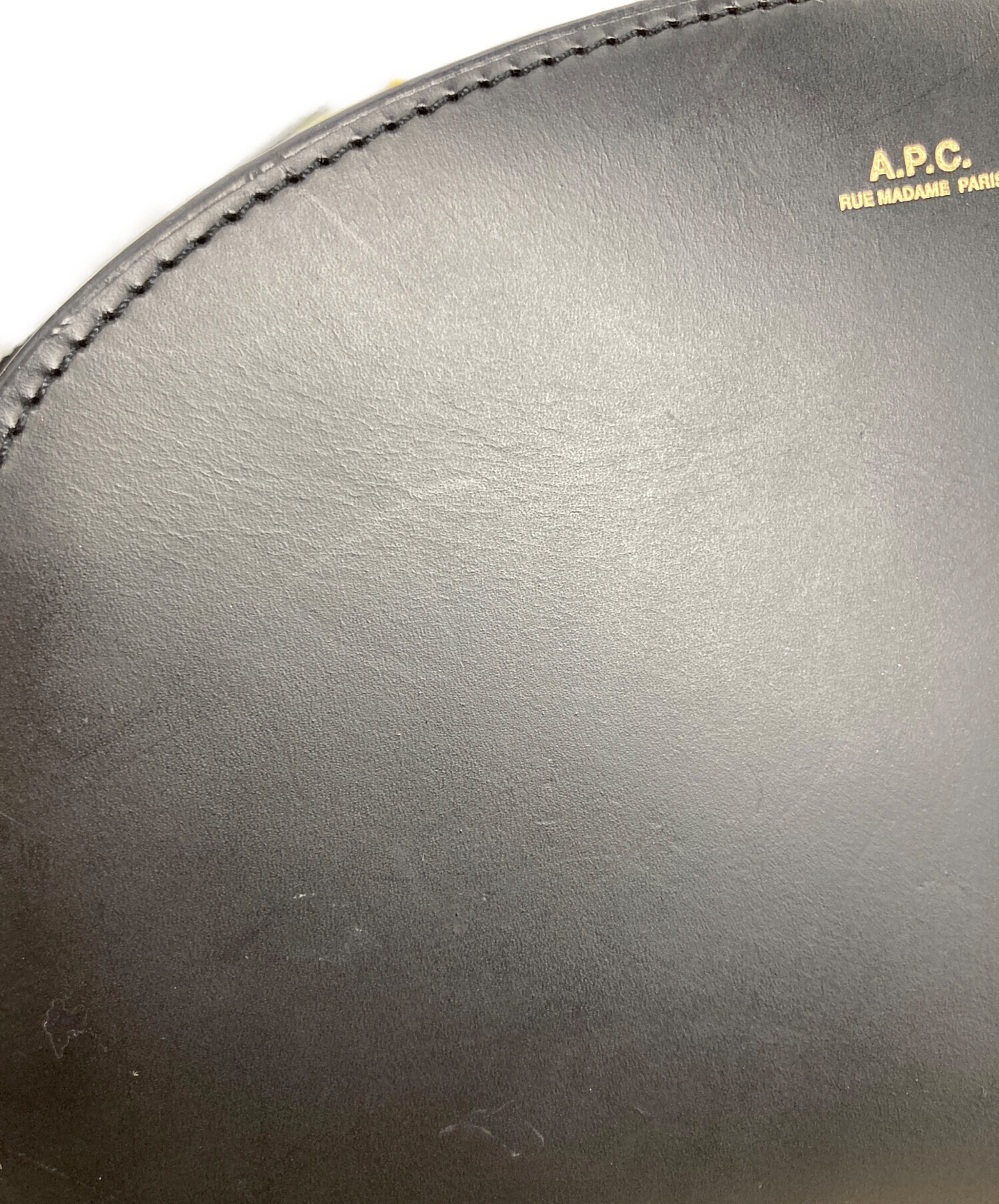 中古・古着通販】A.P.C. (アーペーセー) ハーフムーンショルダーバッグ 