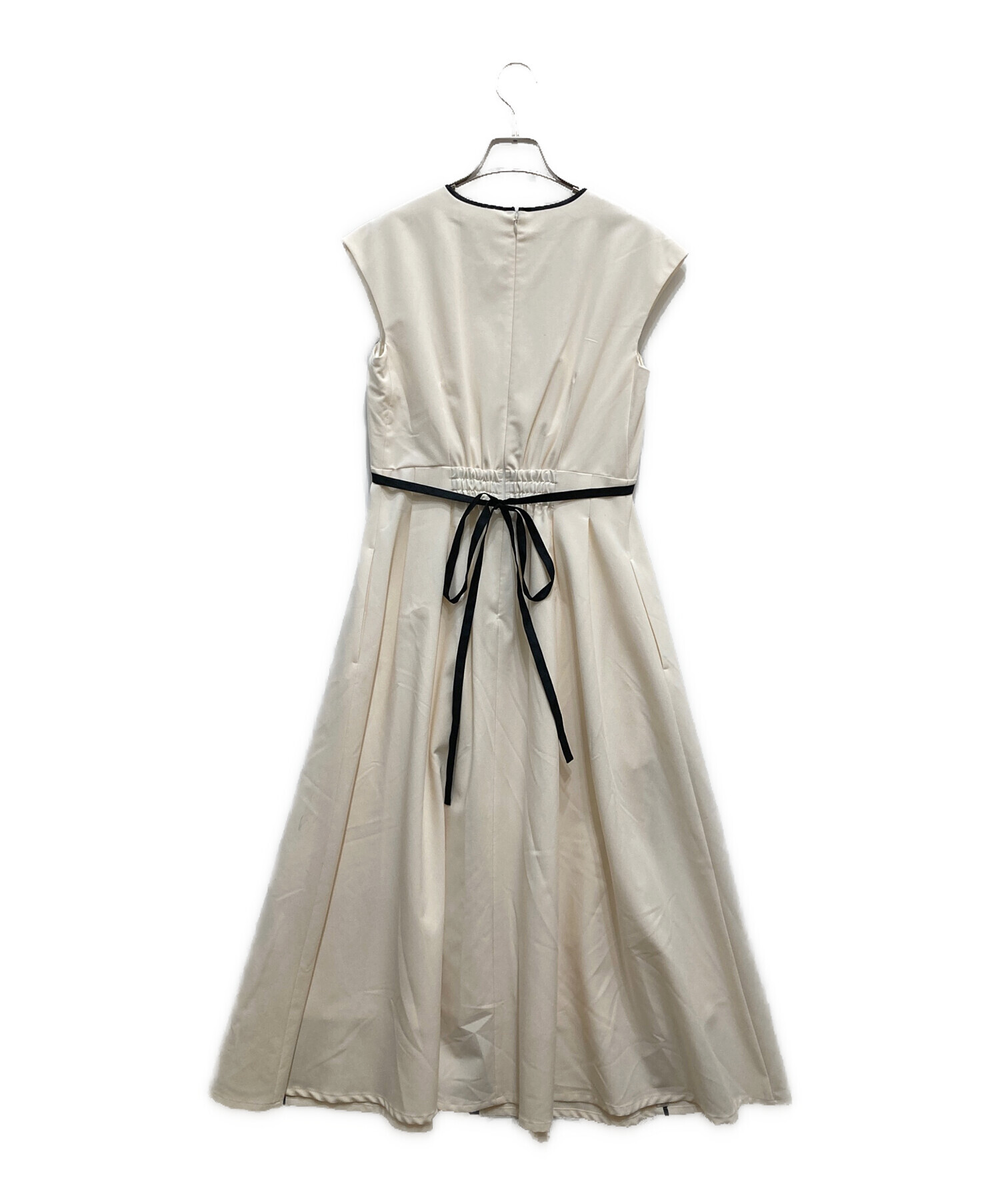 Apuweiser-riche ダブルタックフレアーワンピース Apuweiser-riche（アプワイザーリッシェ）の「ダブルタックフレアー