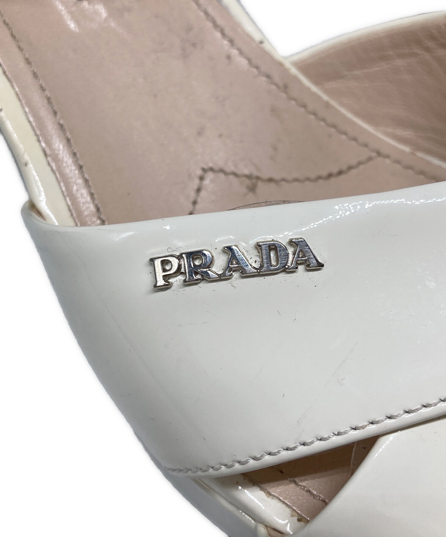 中古・古着通販】PRADA (プラダ) パテントサンダル アイボリー サイズ 