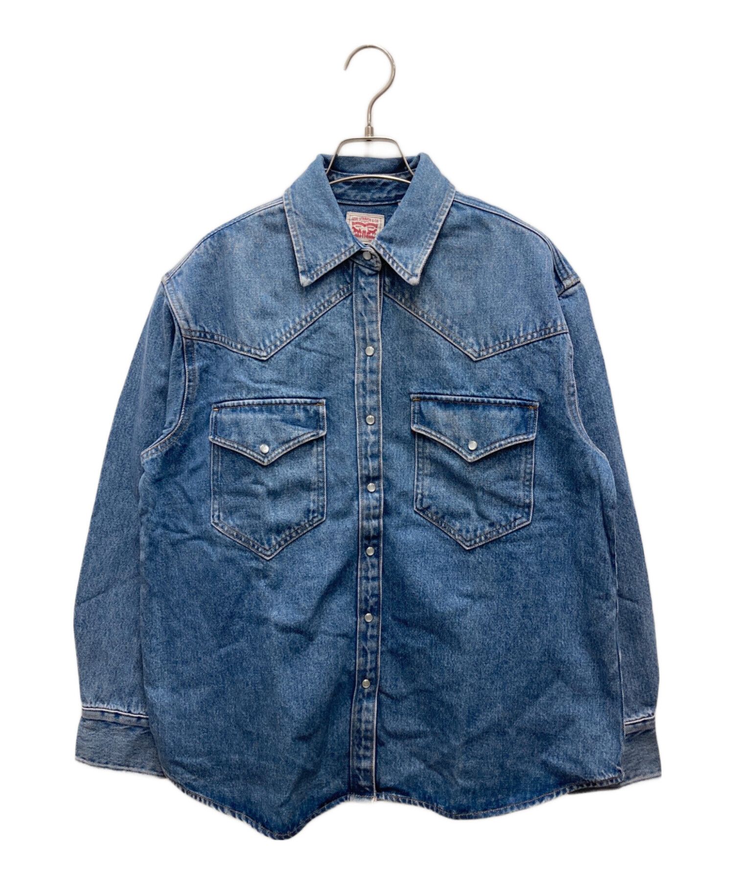 Levi's デニムシャツ　羽織り Mサイズ デニムブルー 中古・古着通販】LEVI'S (リーバイス) デニムウエスタンシャツ ブルー