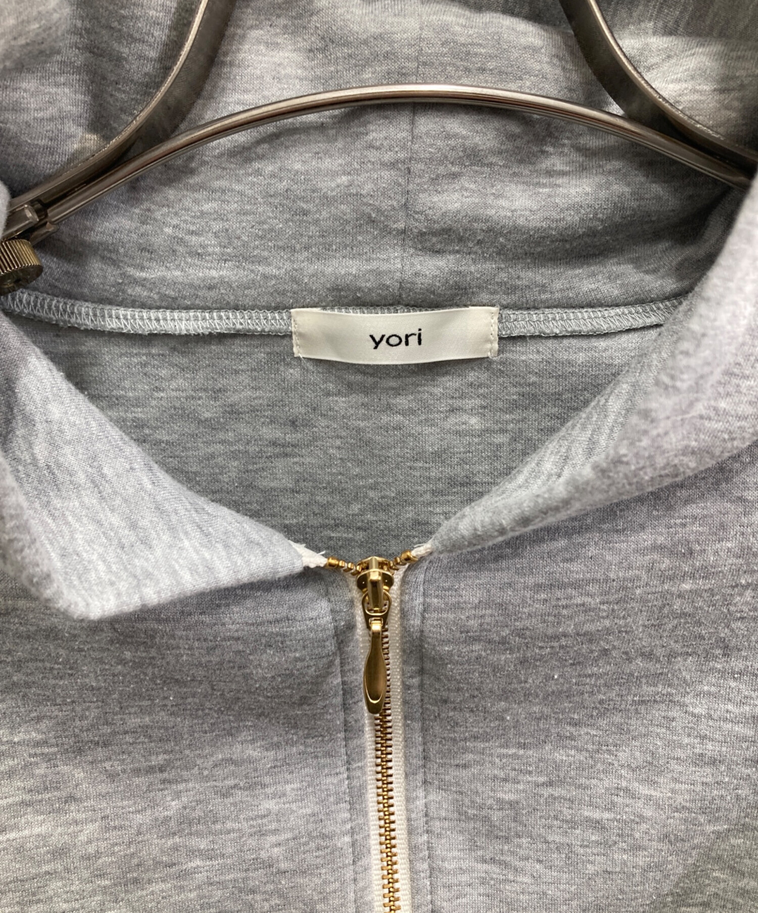 【着用回数(少)】 yori 速乾裏毛プルオーバー グレー yori 速乾裏毛ティアードフリルカットソーグレー