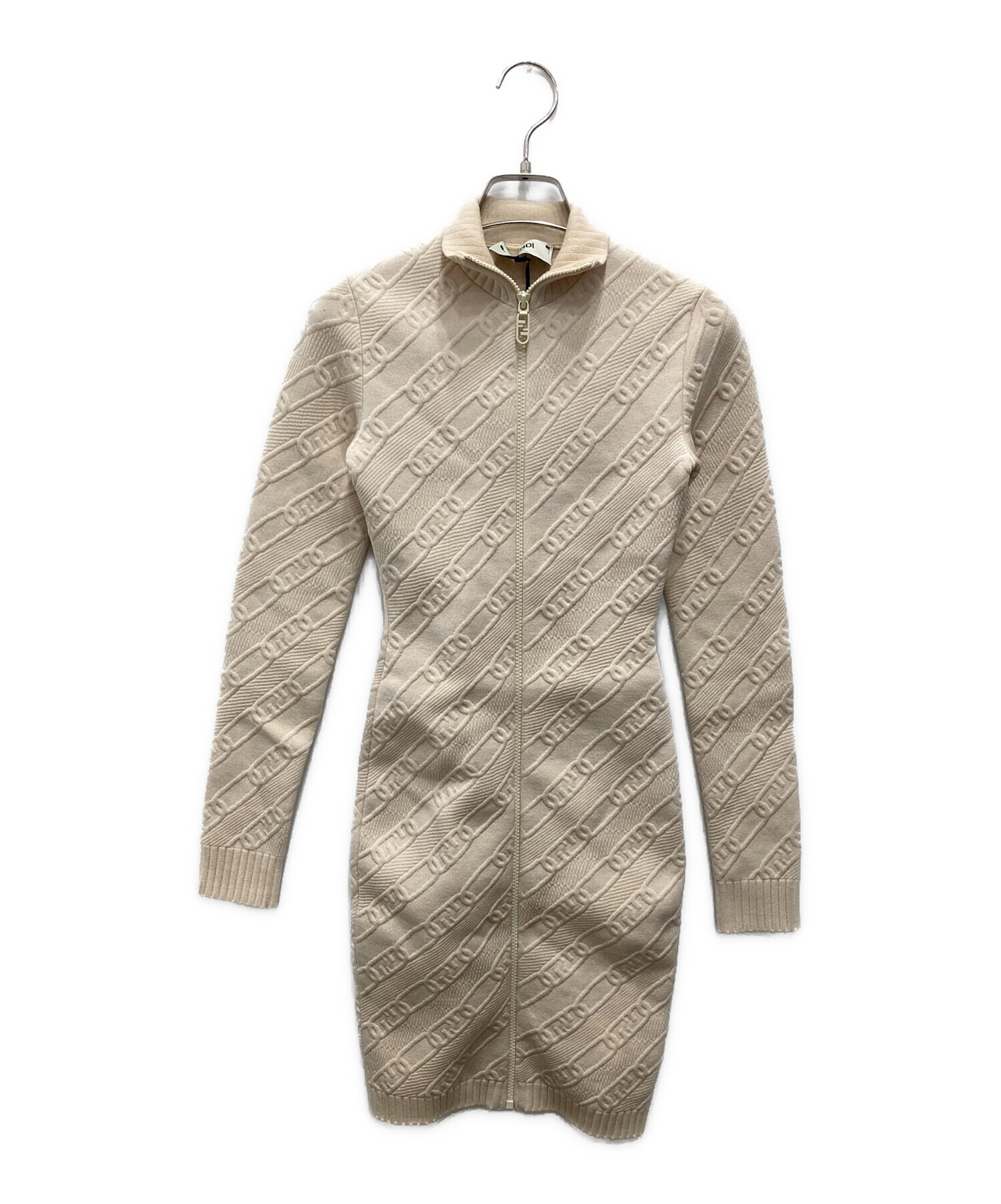 Fendi ロゴ 半袖ニットドレス 中古・古着通販】FENDI (フェンディ) ズッカ半袖ニット FZX550 AD5R
