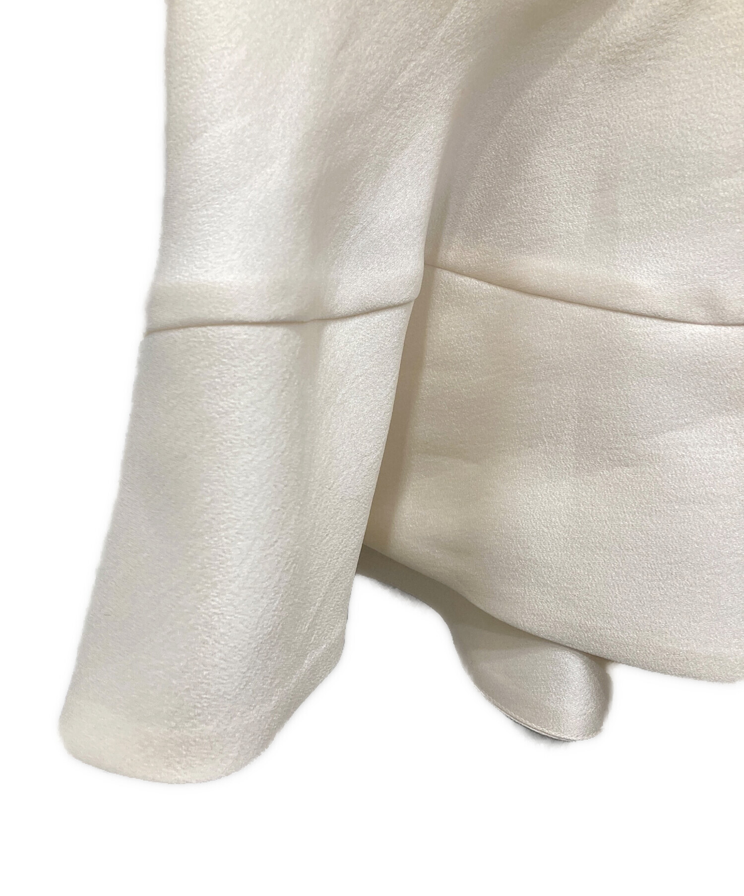 中古・古着通販】Heve (ヘイヴ) カットオフシルキーブラウス