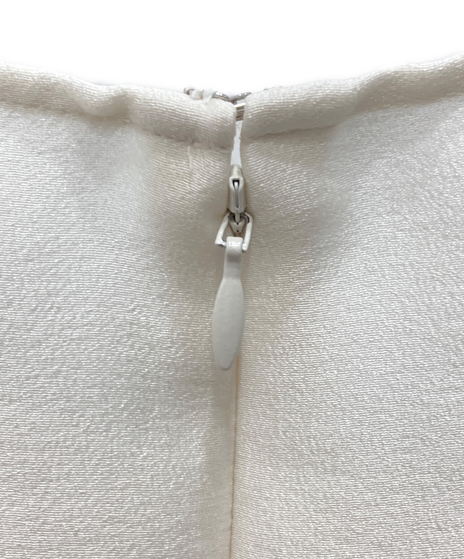 中古・古着通販】Heve (ヘイヴ) カットオフシルキーブラウス