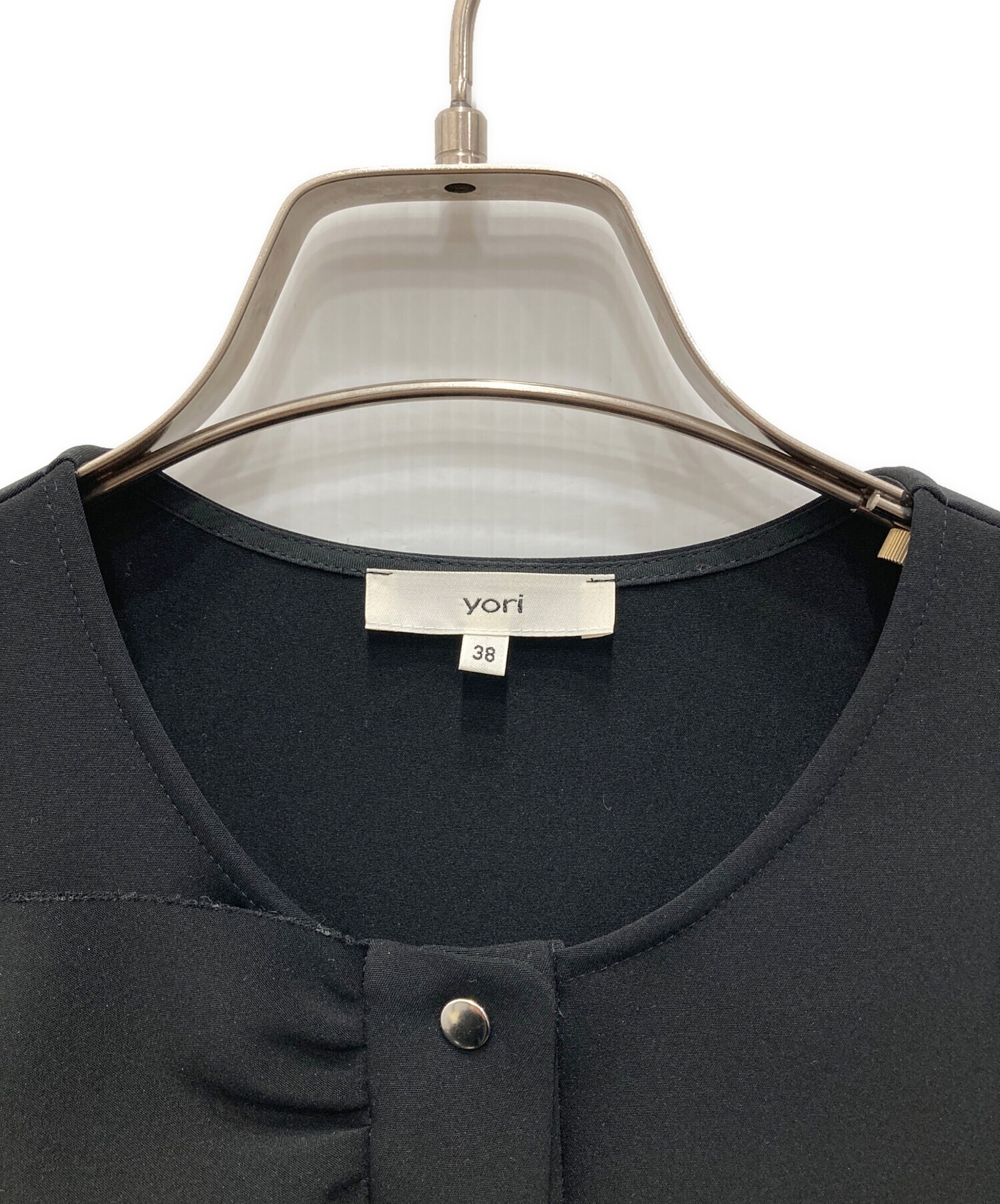 中古・古着通販】yori (ヨリ) ダブルクロスフリルジレ ブラック サイズ