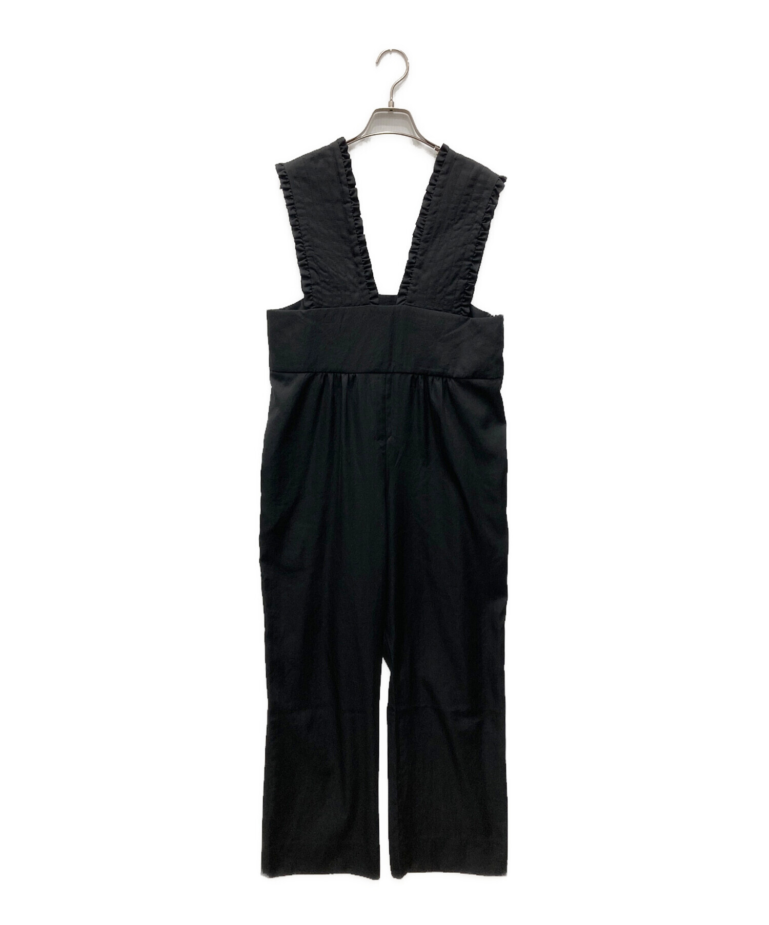 ※yori ヨリ ※ サテンフリルサロペット ※ ベージュ 中古・古着通販】yori (ヨリ) サテンフリルサロペット ブラック サイズ