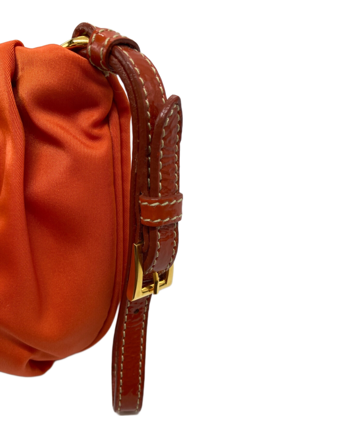 PRADA オレンジ ナイロン ポーチ 中古・古着通販】PRADA (プラダ) ナイロンポーチ オレンジ｜ブランド