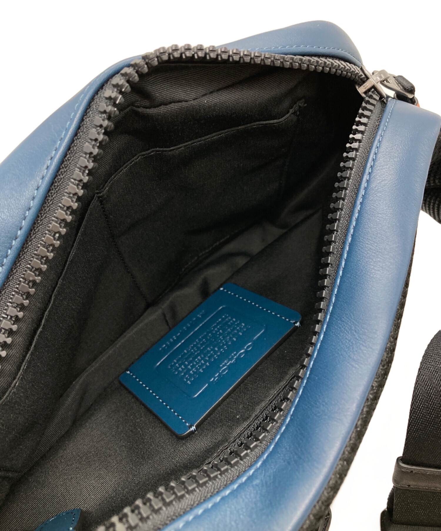 COACH ボディバッグ ネイビー レザー 中古・古着通販】COACH (コーチ) クロスボディバッグ ネイビー