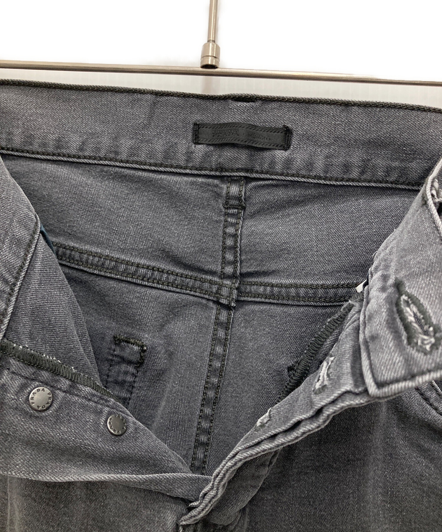 中古・古着通販】PRADA (プラダ) デニムパンツ グレー サイズ:30