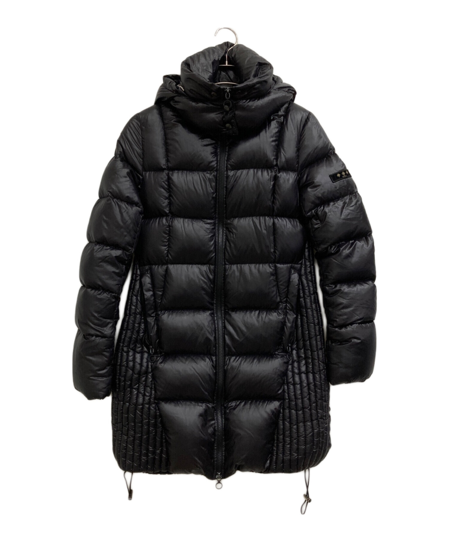 ✨美品TATRAS ✨迷彩×黒 リバーシブル レディース ダウンベスト サイズ1 タトラス リバーシブル レディース 黒 迷彩 dv7 TATRAS 迷彩柄 黒