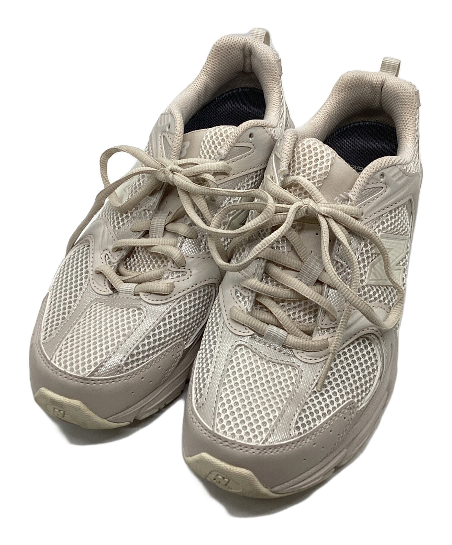 IENA別注New Balance ベージュスニーカー お気に入りのスニーカー】IENA別注のNEW BALANCE | LEE