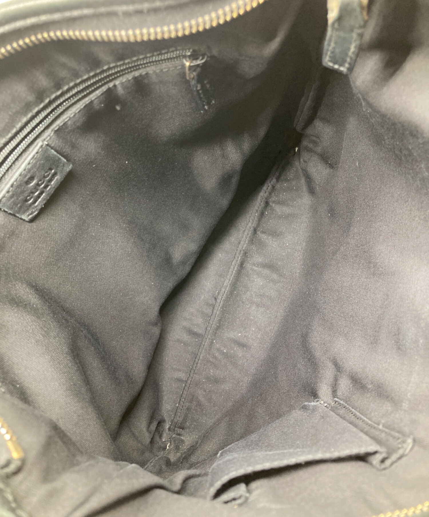 未使用品 GUCCI ショルダーバッグ スマホショルダー ジオメトリック レザー 中古・古着通販】GUCCI (グッチ) ワンショルダーバッグ ブラック