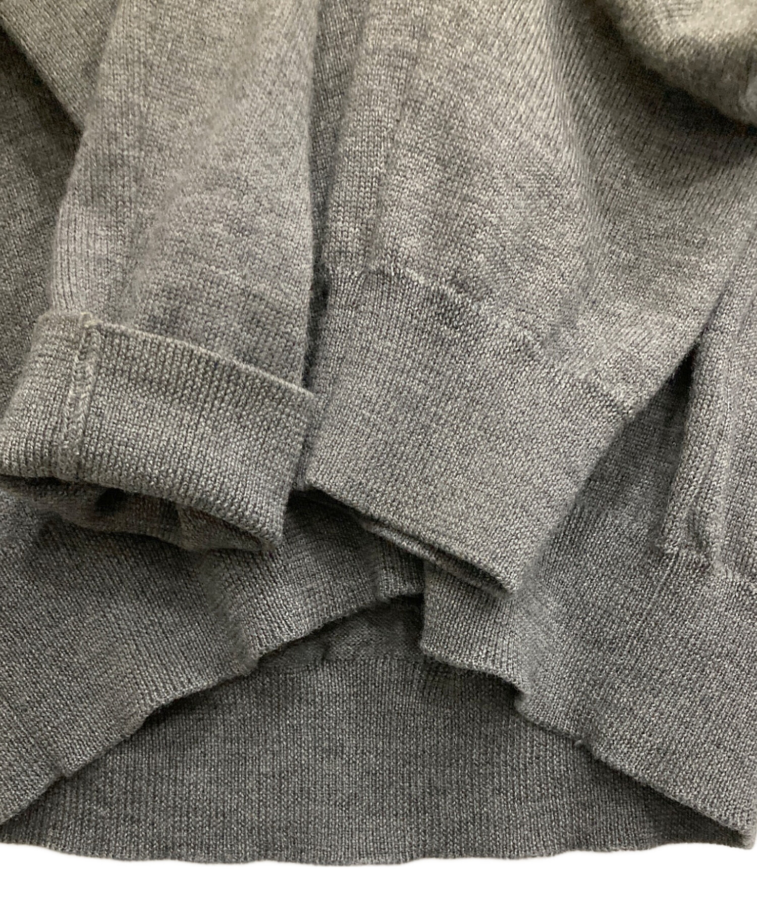 中古・古着通販】GUCCI (グッチ) Vネックニット グレー サイズ:S