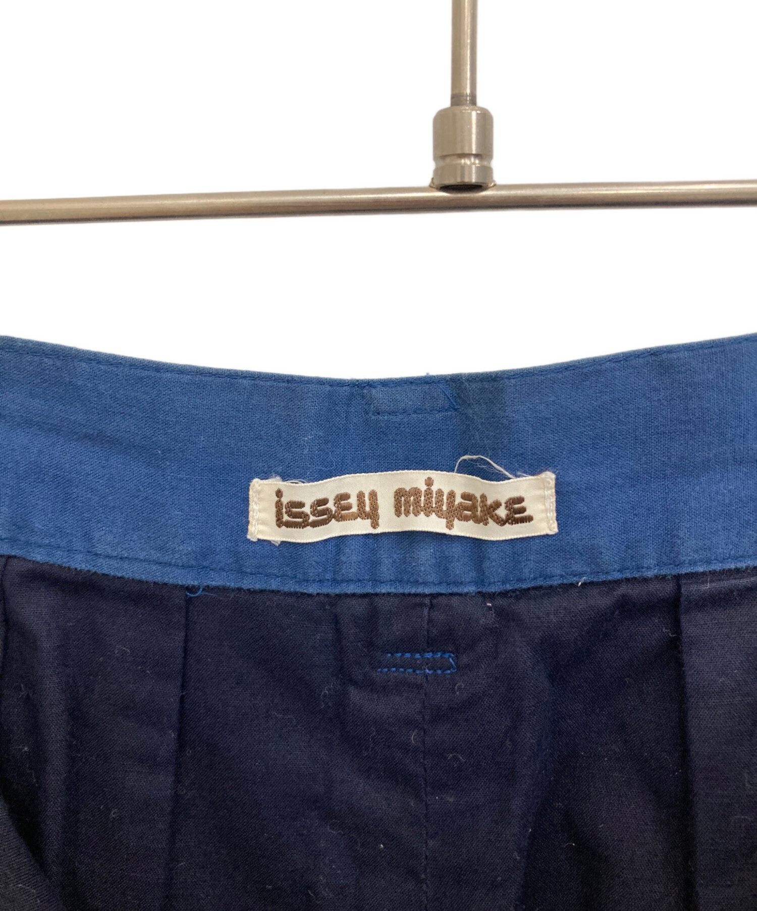 中古・古着通販】ISSEY MIYAKE (イッセイミヤケ) タックパンツ
