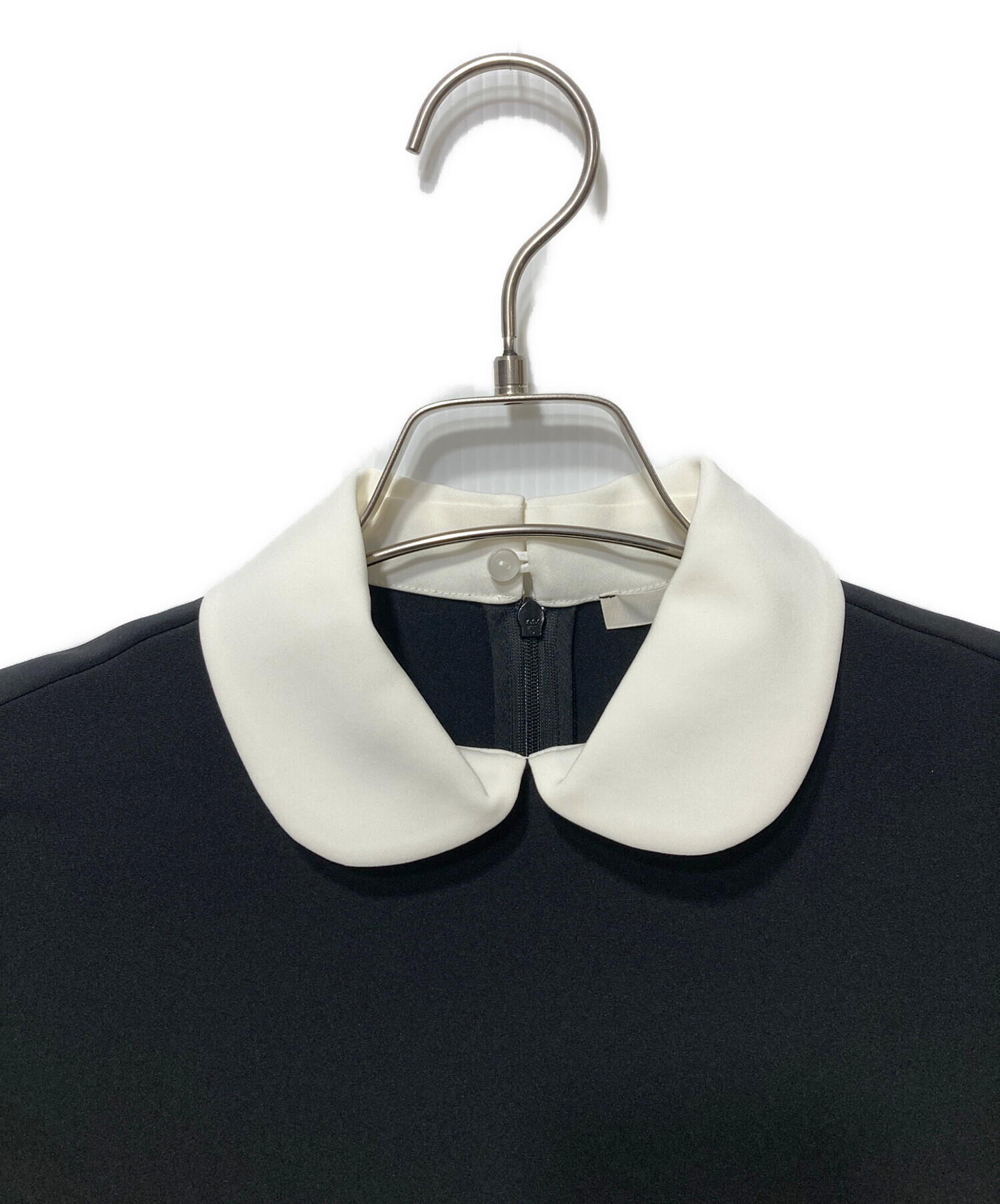 yori ラウンドカラードレスブラウス　白襟　ブラック　34 yori ラウンドカラードレスブラウス 白襟 ブラック 34 yori ラウンド