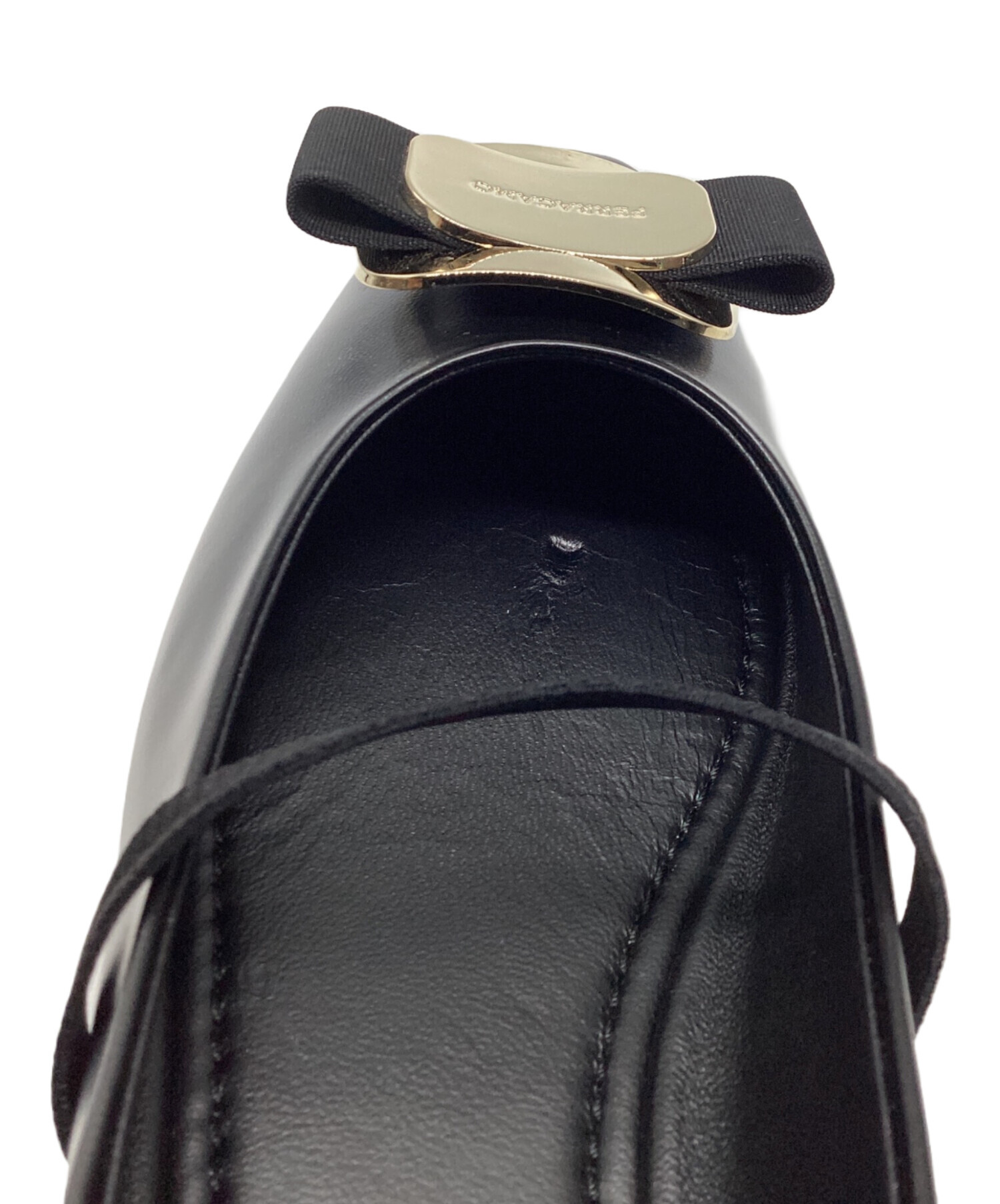 【未使用】フェラガモ ヴァラリボン パンプス ゴールド金具 サイズ5 中古・古着通販】Ferragamo (フェラガモ) ヴァラリボンフラット