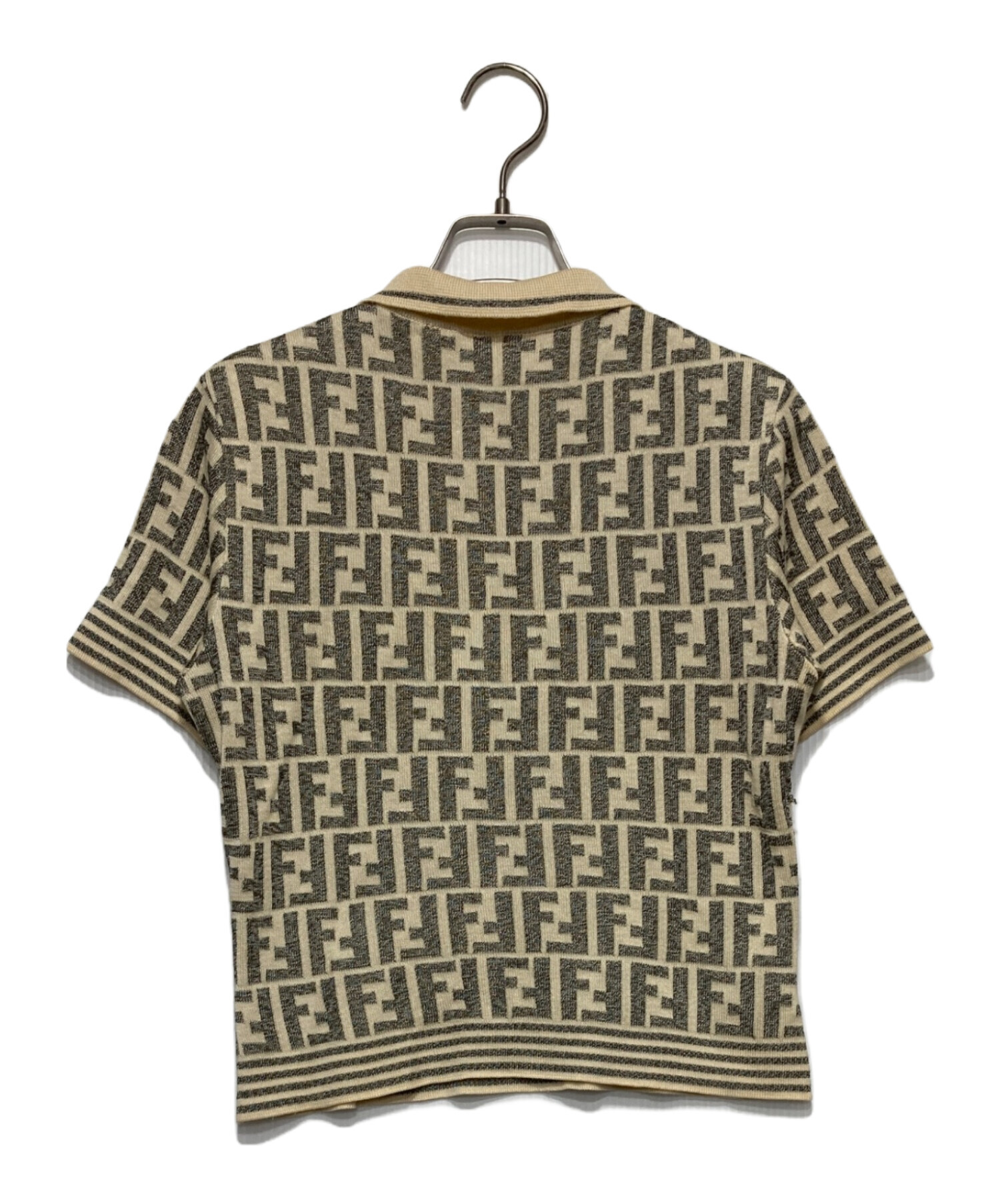 FENDI フェンディ ズッカ柄 ニット 半袖 ポロシャツ レディース 42 中古・古着通販】FENDI (フェンディ) ズッカ柄ポロシャツ ベージュ