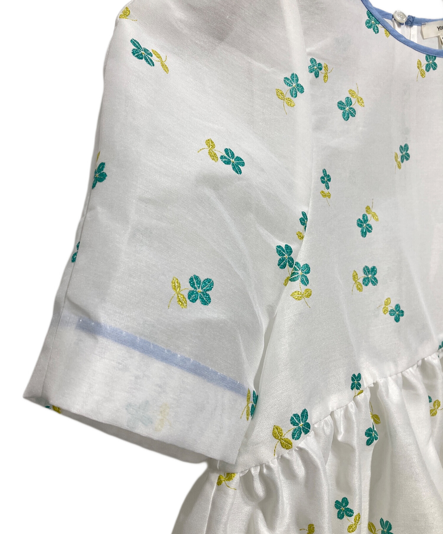 中古・古着通販】yori (ヨリ) ラメクローバーパフブラウス ホワイト