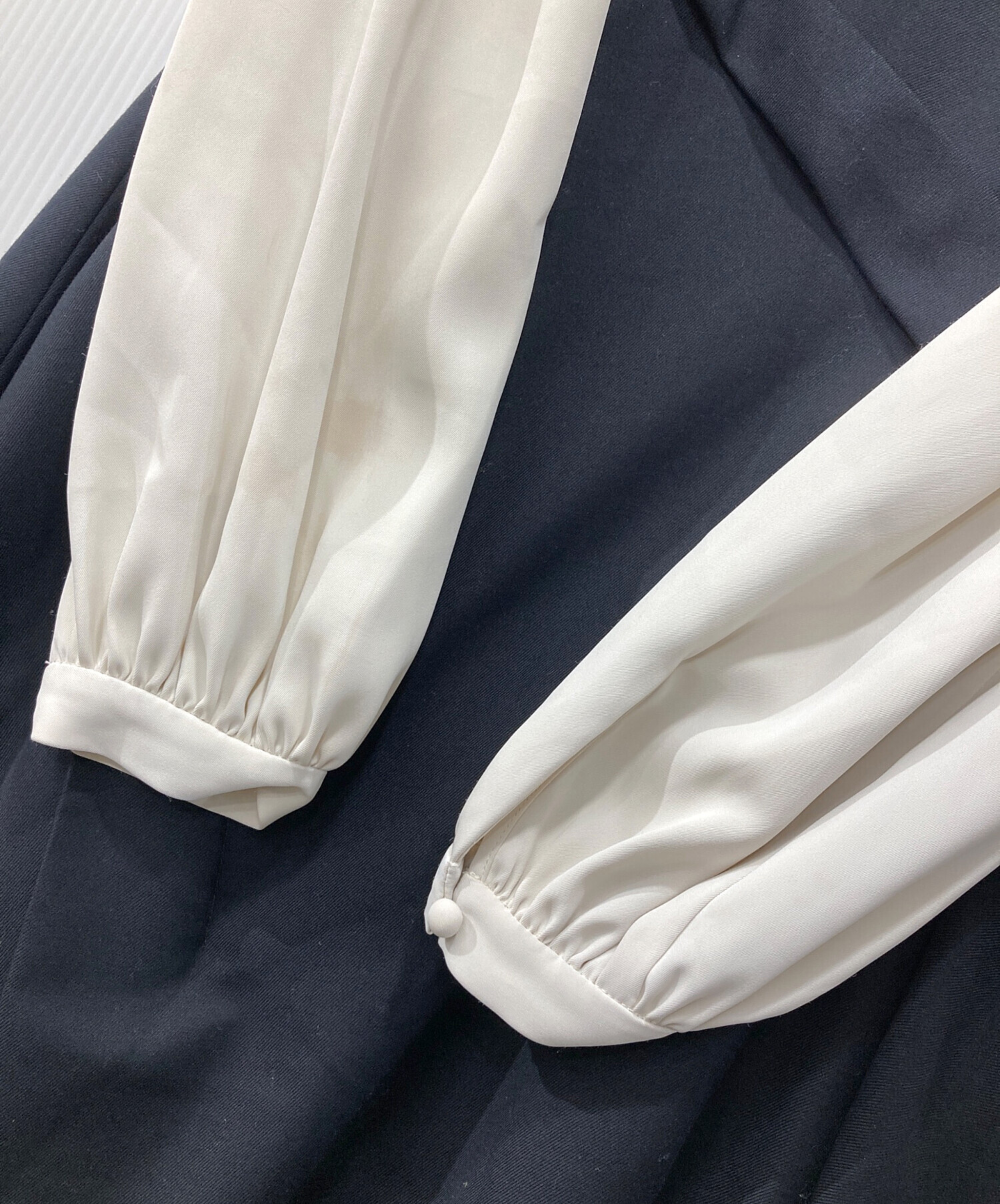 中古・古着通販】HER LIP TO (ハーリップトゥ) Bicolor Draped Dress