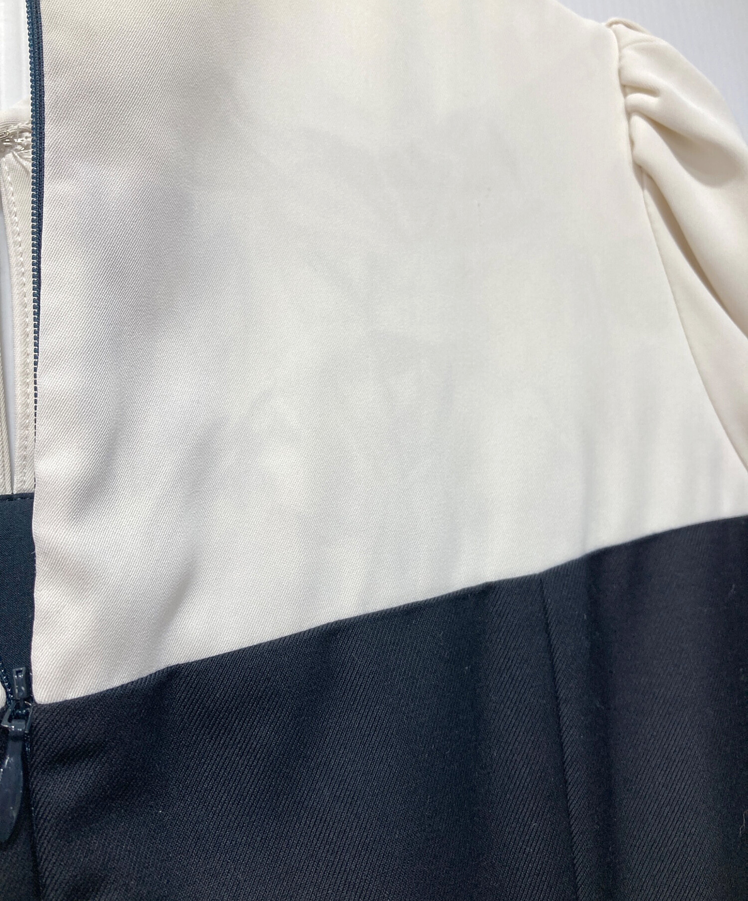 中古・古着通販】HER LIP TO (ハーリップトゥ) Bicolor Draped Dress