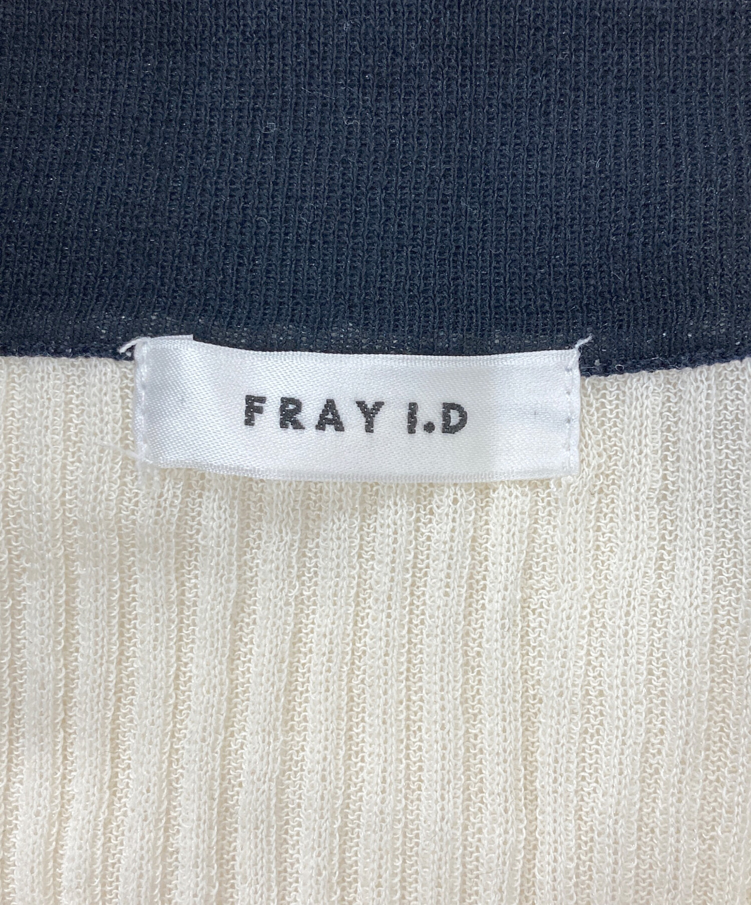 中古・古着通販】FRAY ID (フレイ アイディー) スキッパーポロカラー