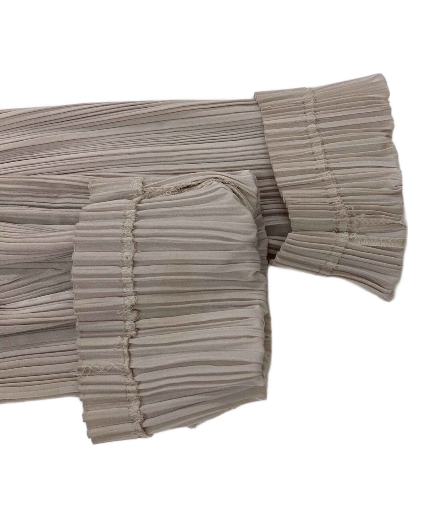 ISSEY MIYAKE FETE プリーツカーディガン 2 中古・古着通販】ISSEY MIYAKE FETE (イッセイミヤケフェット