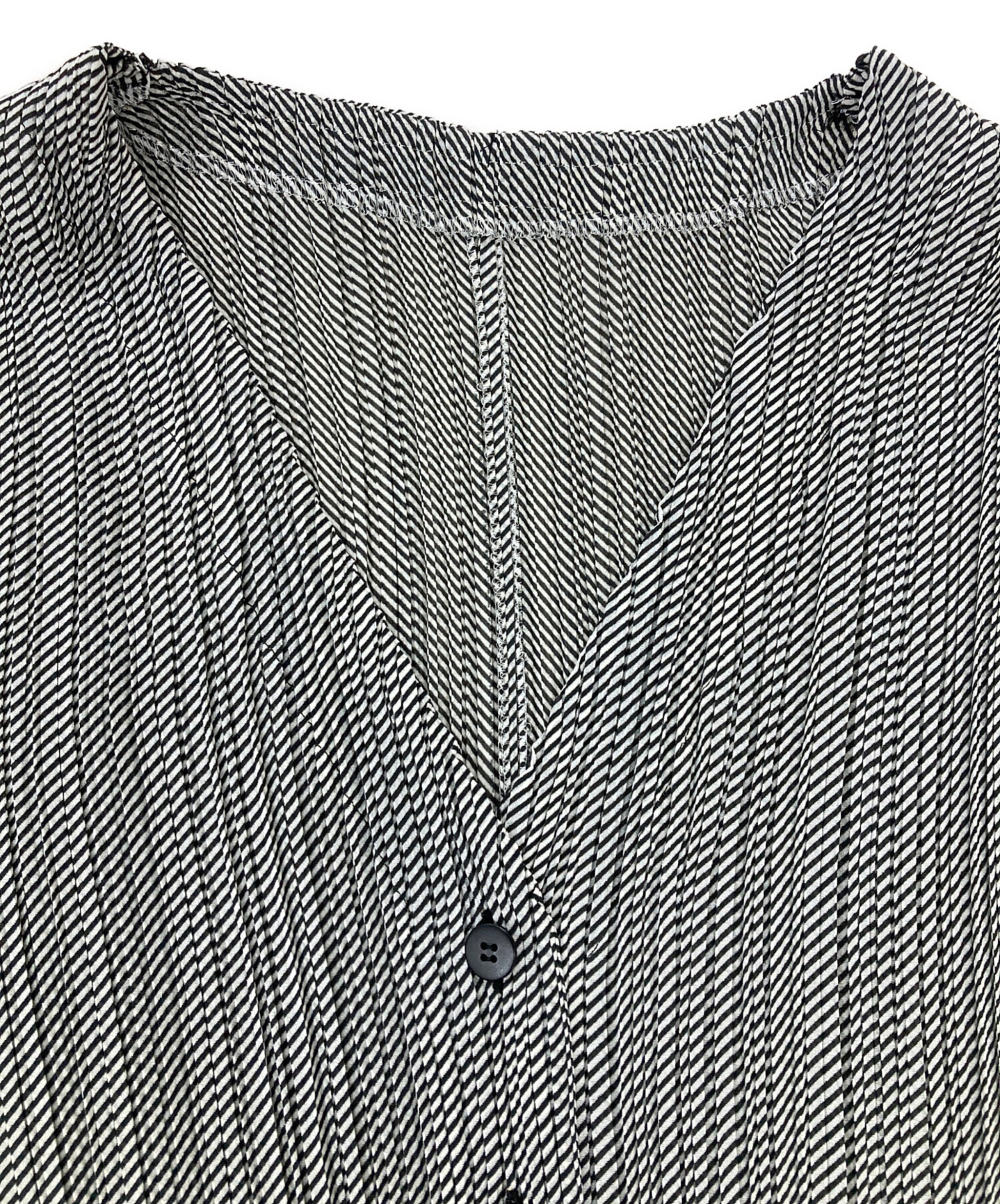 ISSEY MIYAKE FETE プリーツデザインカーディガン 中古・古着通販