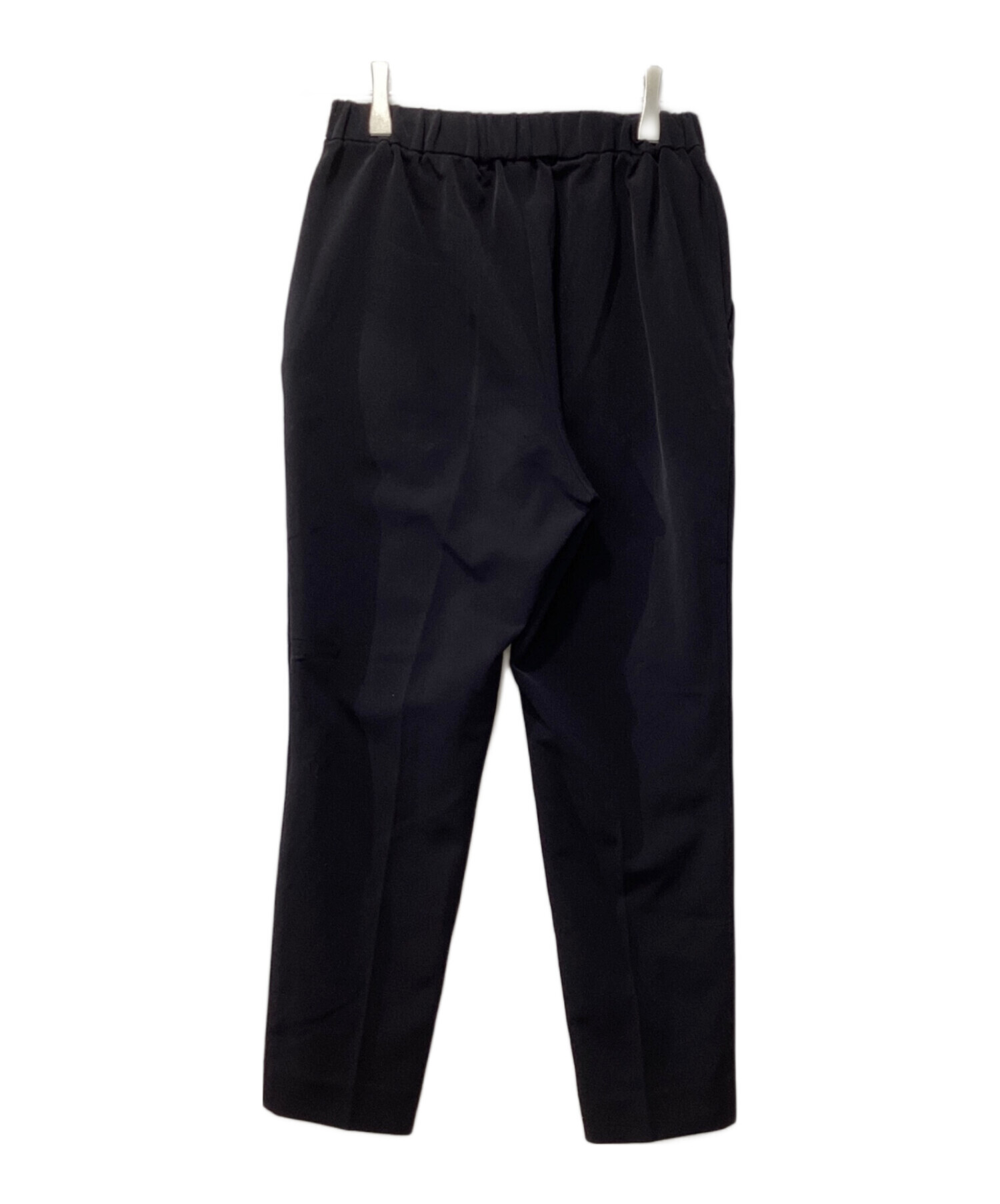 【新品】yori ピンタックストレッチパンツ+ 38 ブラック ヨリ 中古・古着通販】YORI (ヨリ) ピンタックストレッチパンツ ブラック