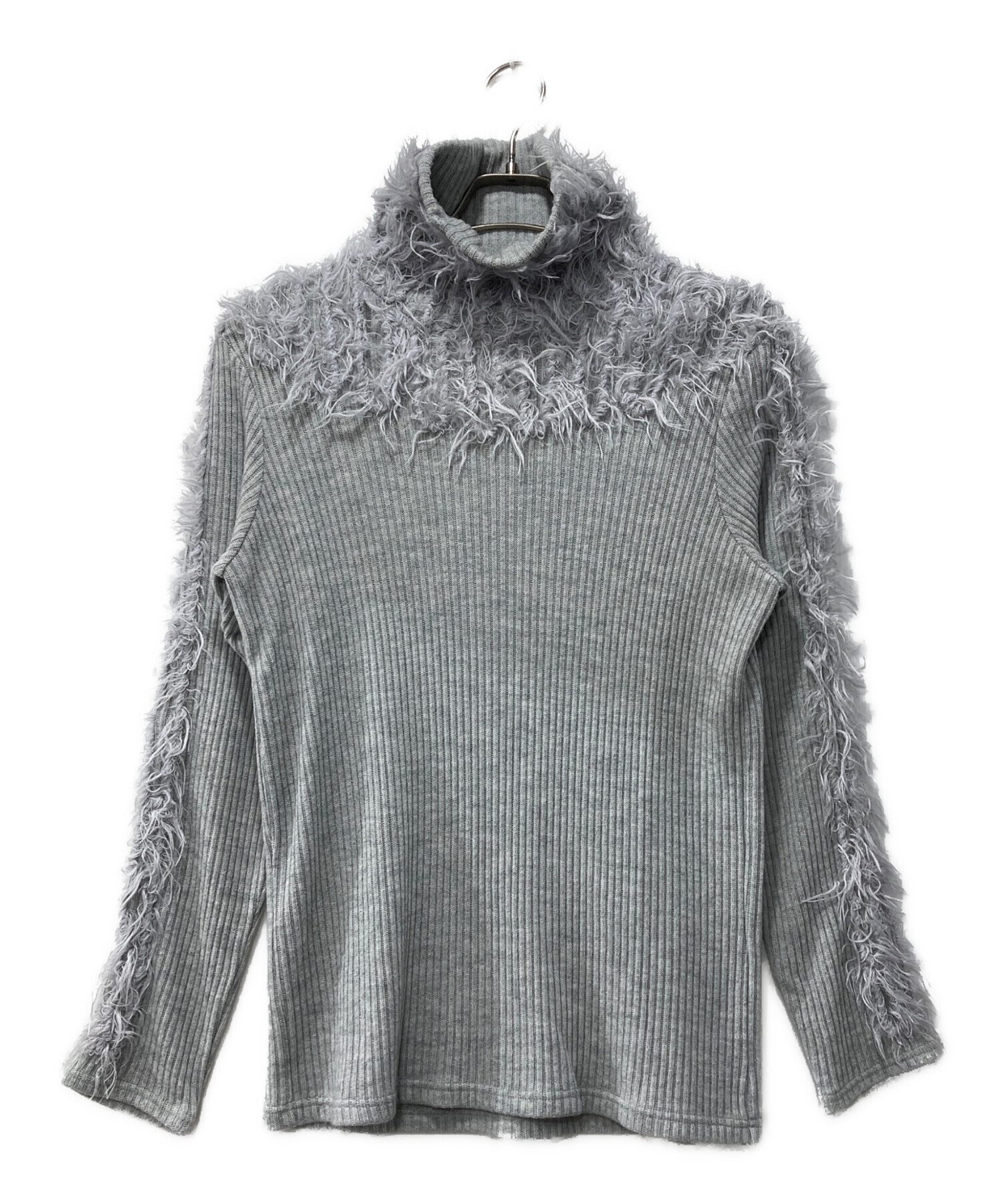 イッセイミヤケ　ISSAY MIYAKE ニット　変形　グレー　タートルネック 中古・古着通販】ISSEY MIYAKE (イッセイミヤケ) フェザータートル