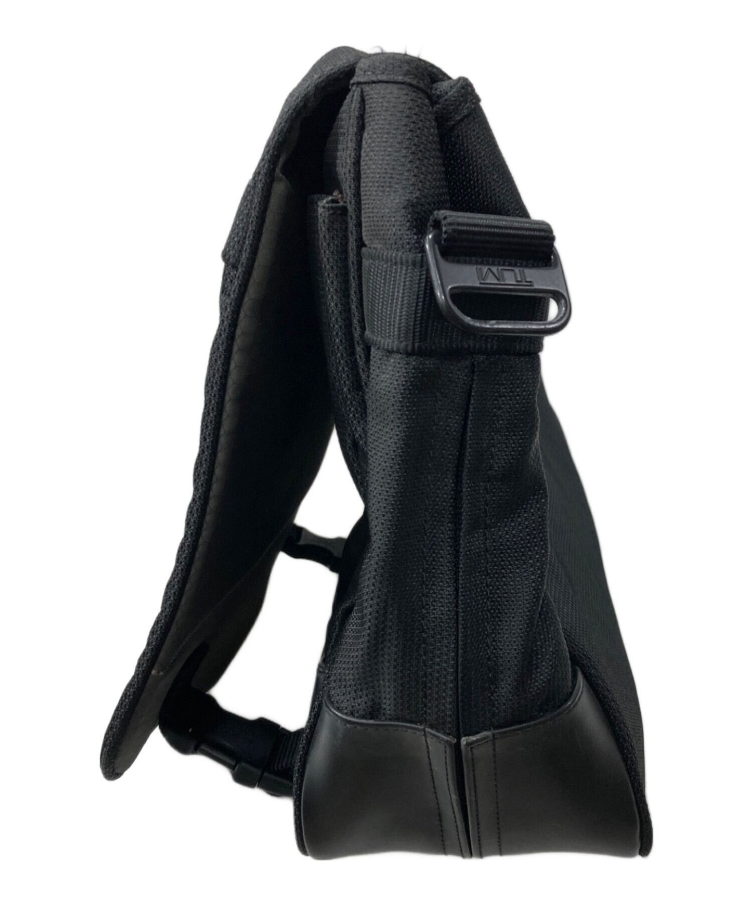 TUMI ブラック メッセンジャーバッグ 中古・古着通販】TUMI (トゥミ) メッセンジャーバッグ ブラック